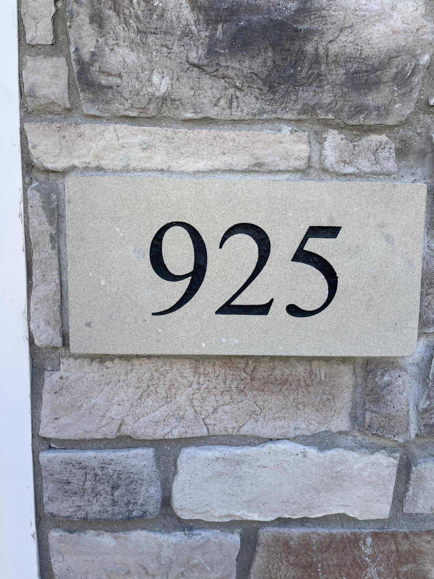 925 Paula Court, Hobart, IN 46342