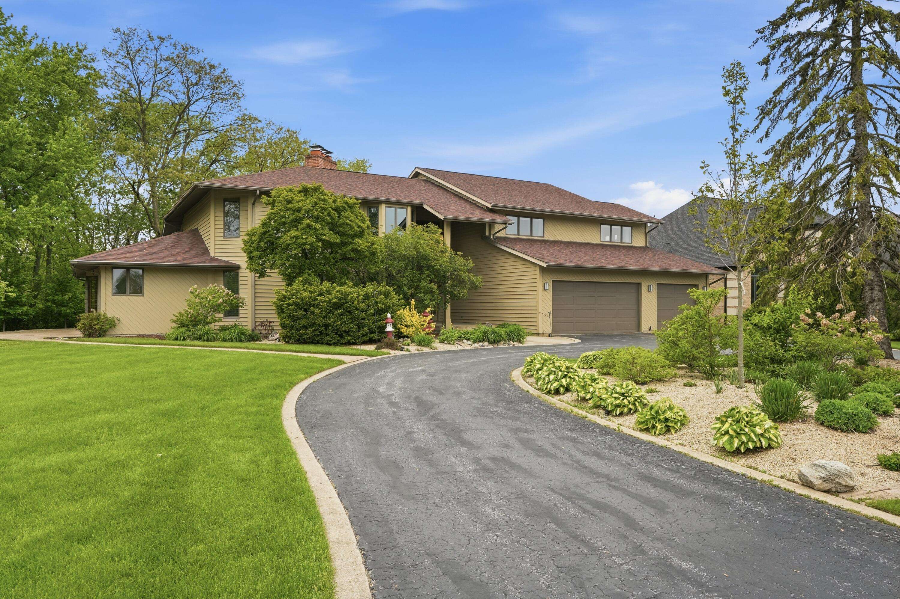732 Royal Dublin Lane, Dyer, IN 46311