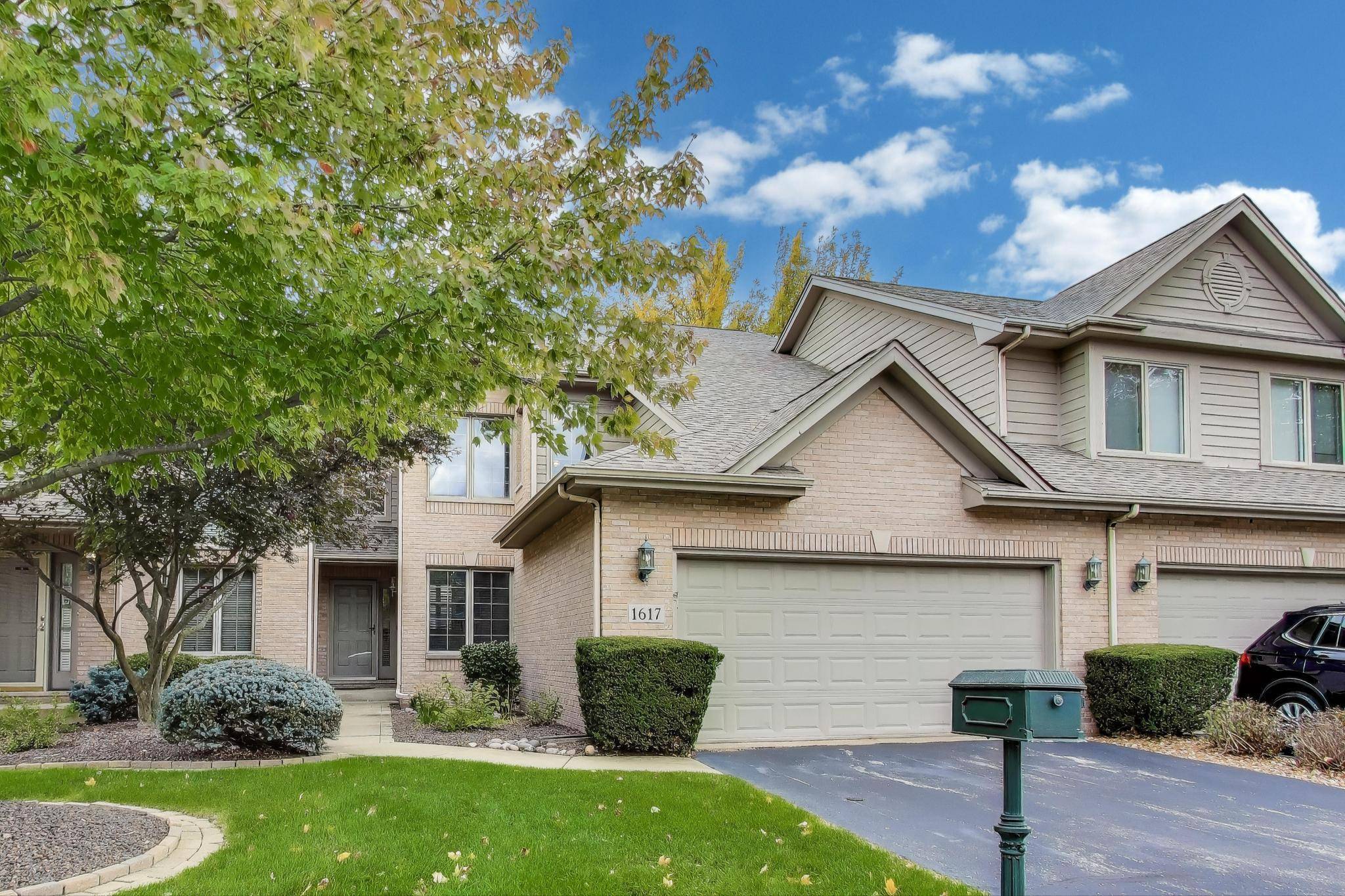 1617 Cherry Blossom Drive, Munster, IN 46321