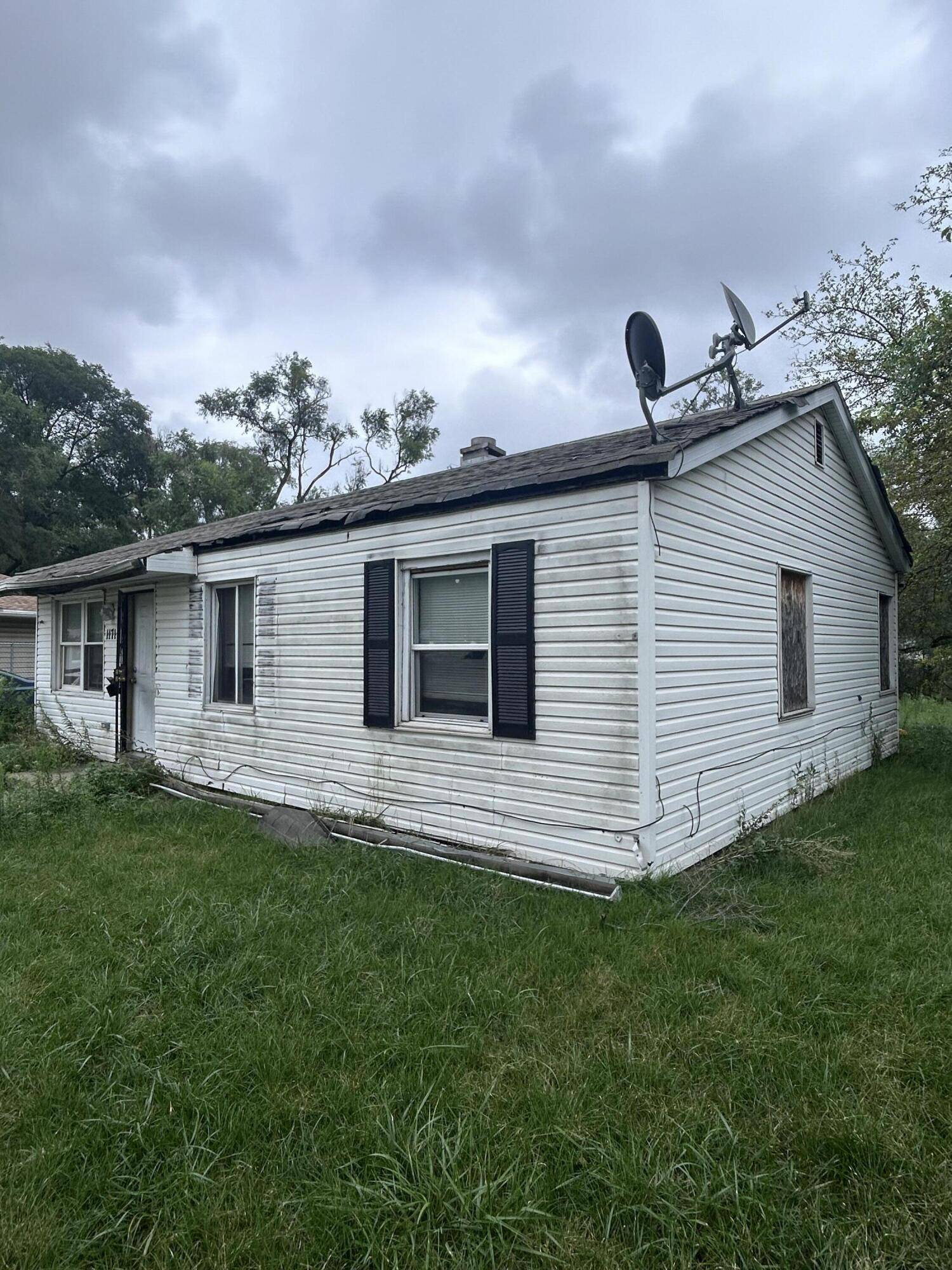1171 Dearborn Circle, Gary, IN 46403
