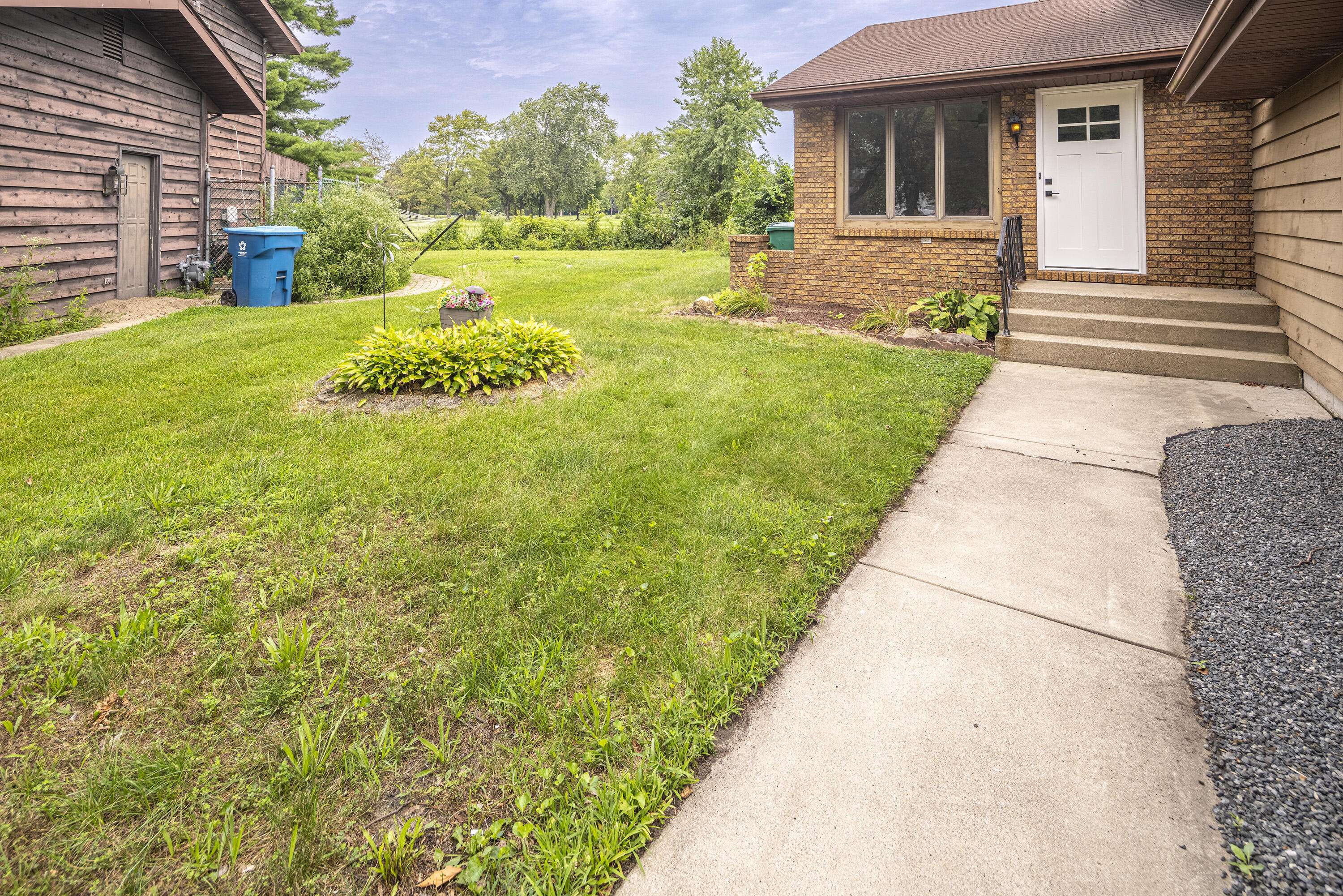 340 Golfview DR, Schererville, IN 46375