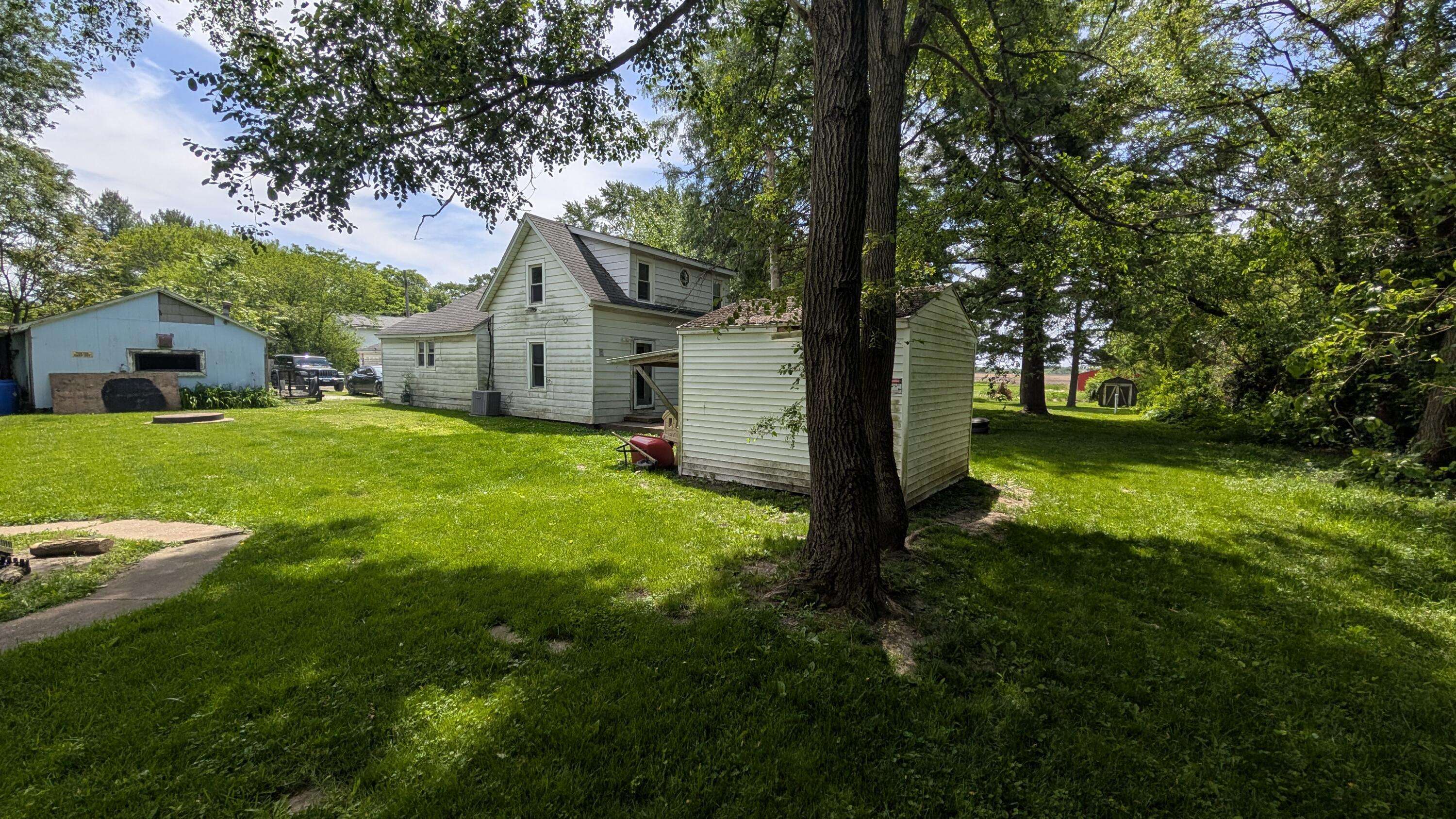 405 Maple Avenue, Wheeler, IN 46393