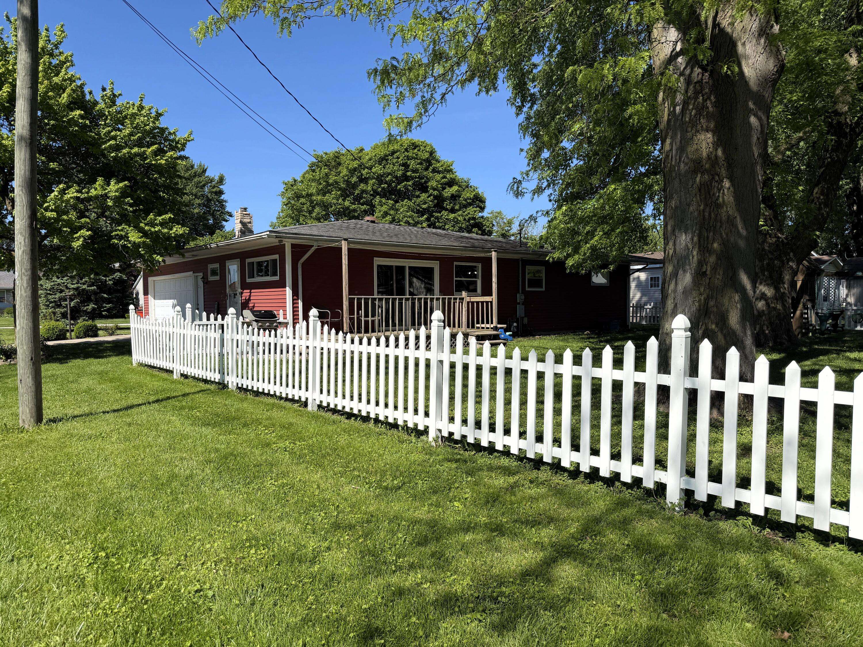 235 N Columbia Street, Francesville, IN 47946