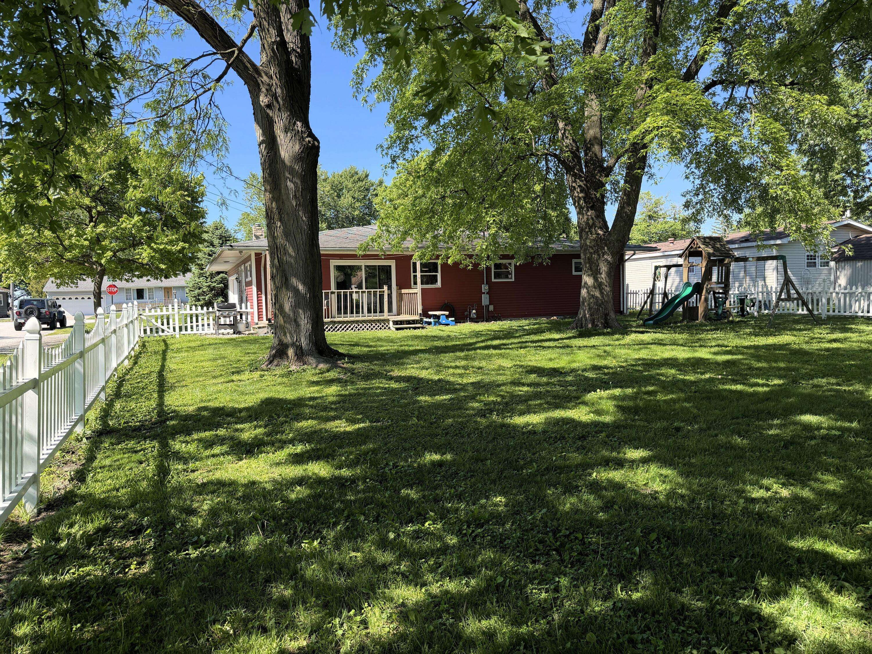 235 N Columbia Street, Francesville, IN 47946