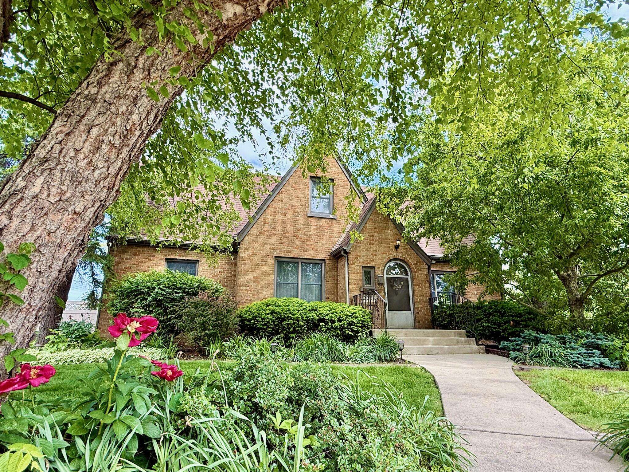2205 Nondorf Street, Dyer, IN 46311