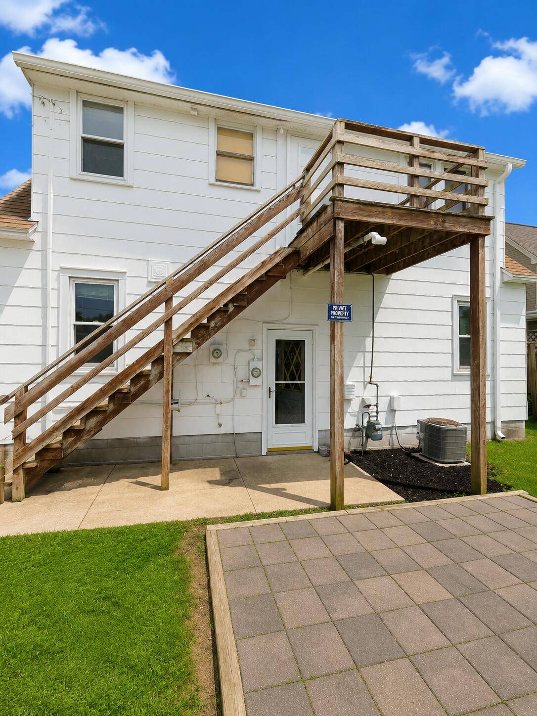 206 S 3rd Street, Kentland, IN 47951