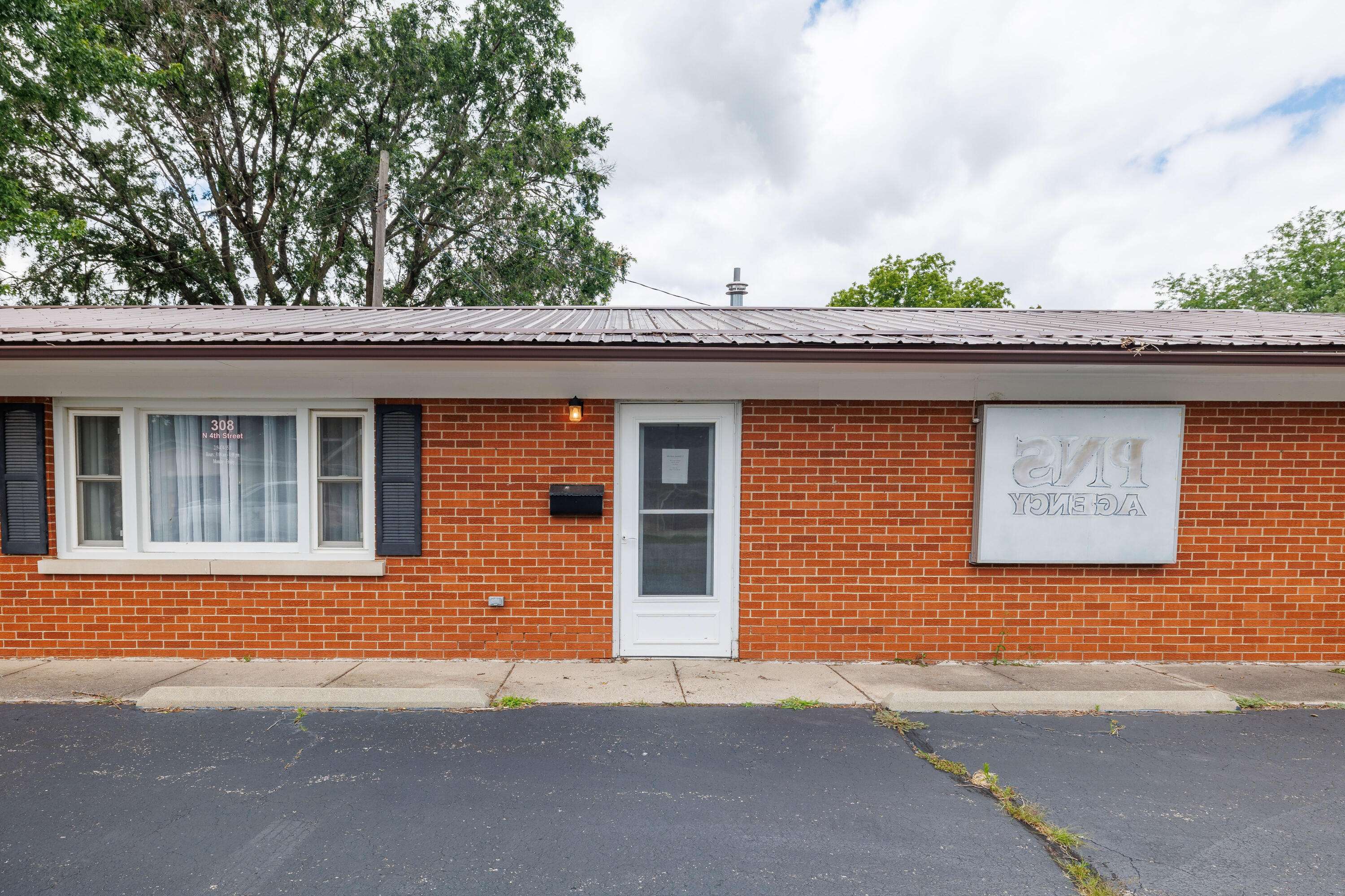 308 N 4th Street, Kentland, IN 47951
