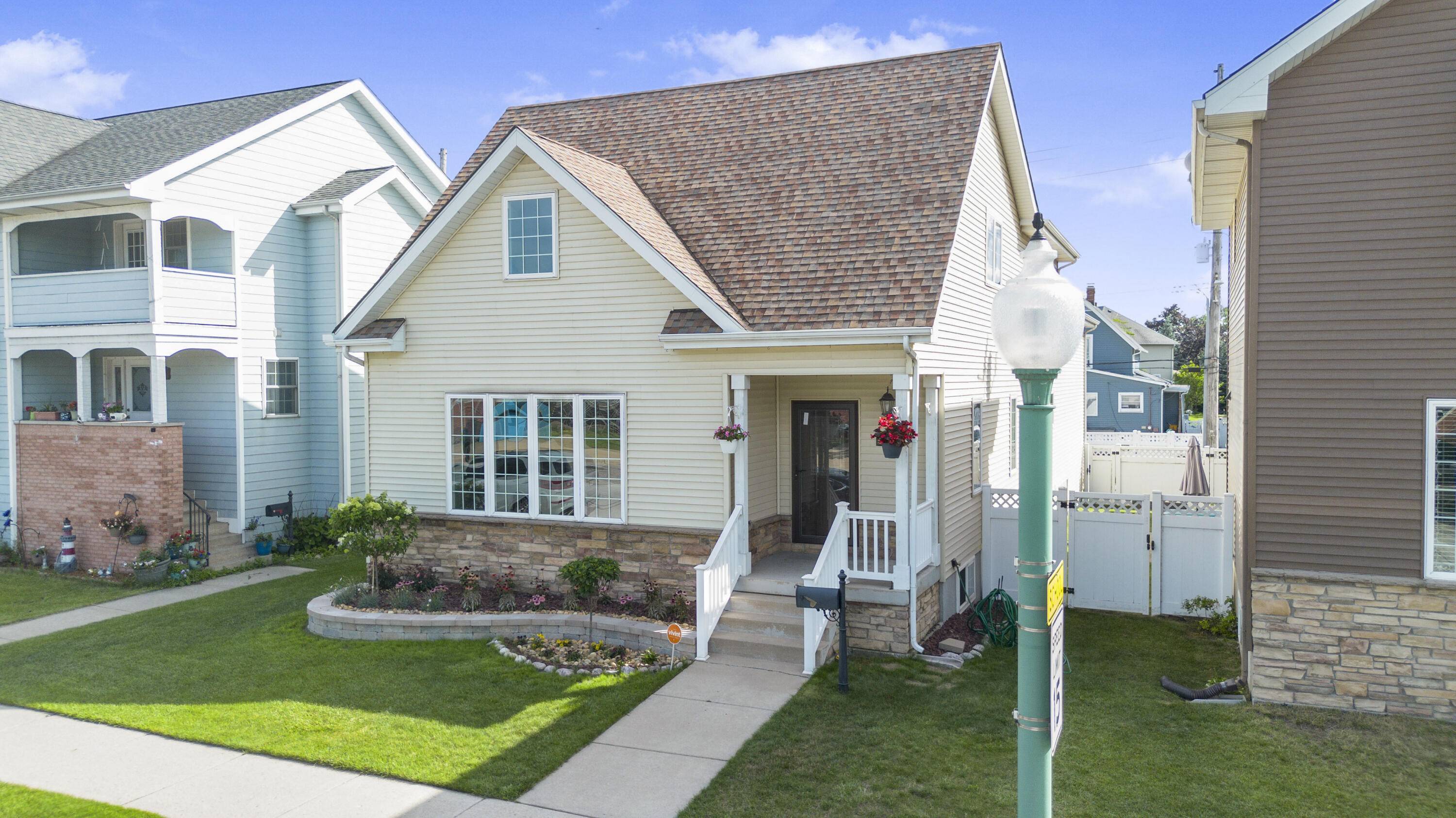 1600 Center Street, Whiting, IN 46394