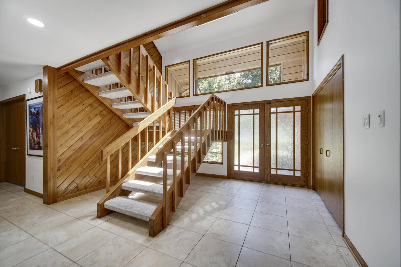 406 Wilderness Drive, Schererville, IN 46375