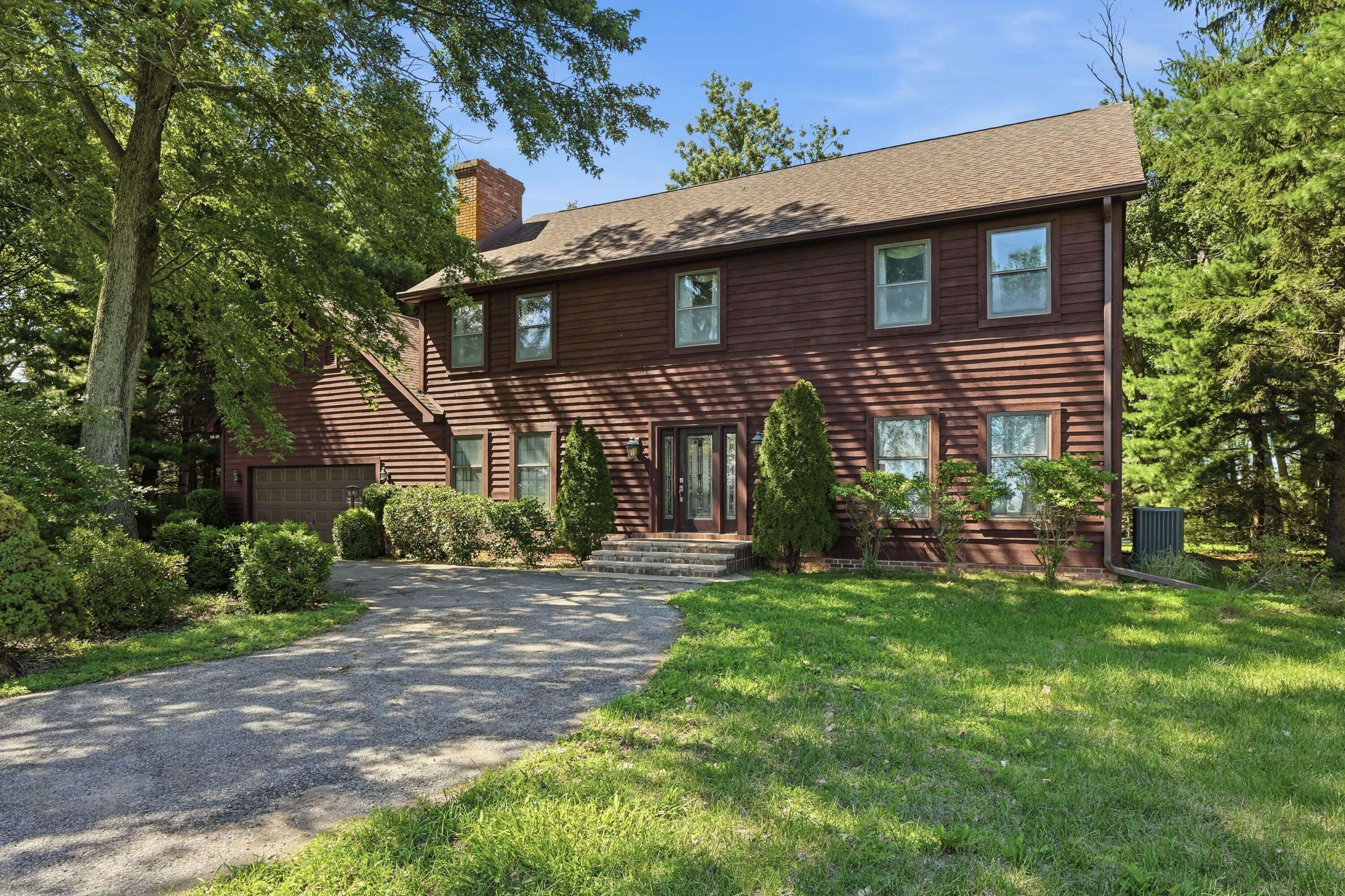 1046 W 1300 S, Kentland, IN 47951