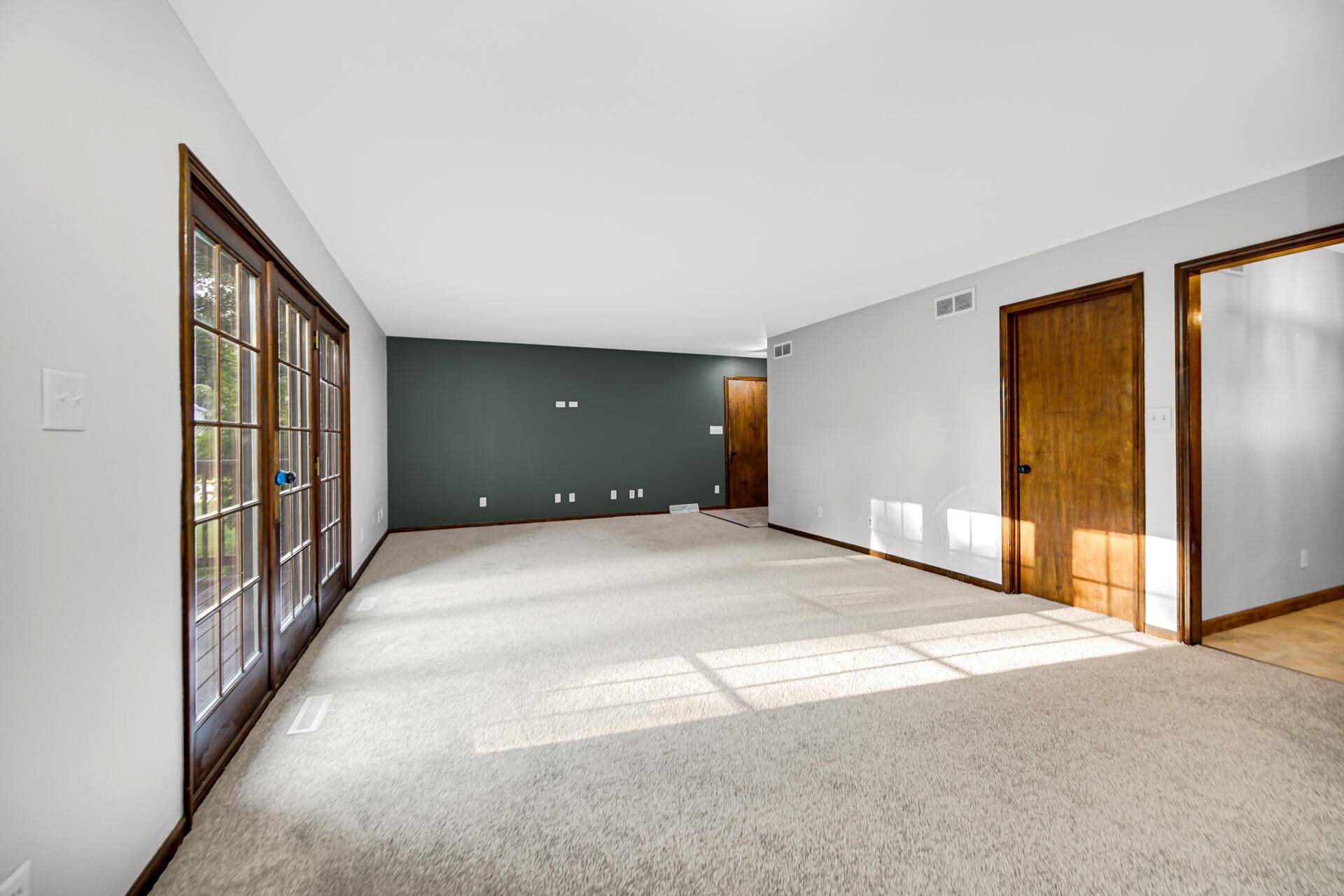 822 Luther Drive, Hobart, IN 46342