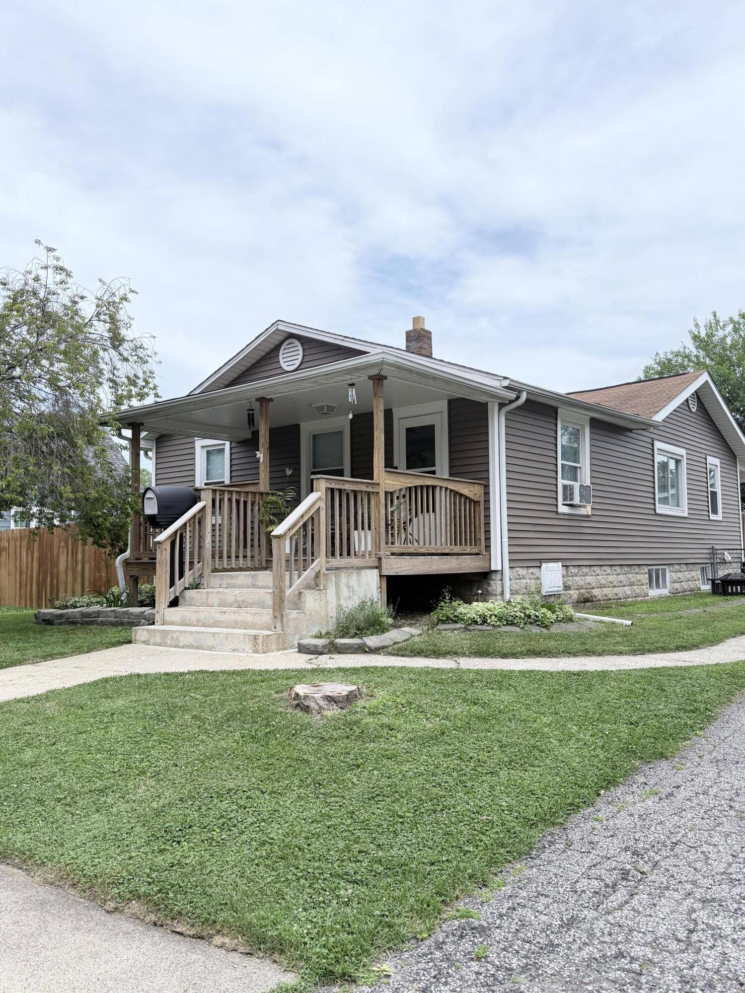 213 S Connecticut Street, Hobart, IN 46342