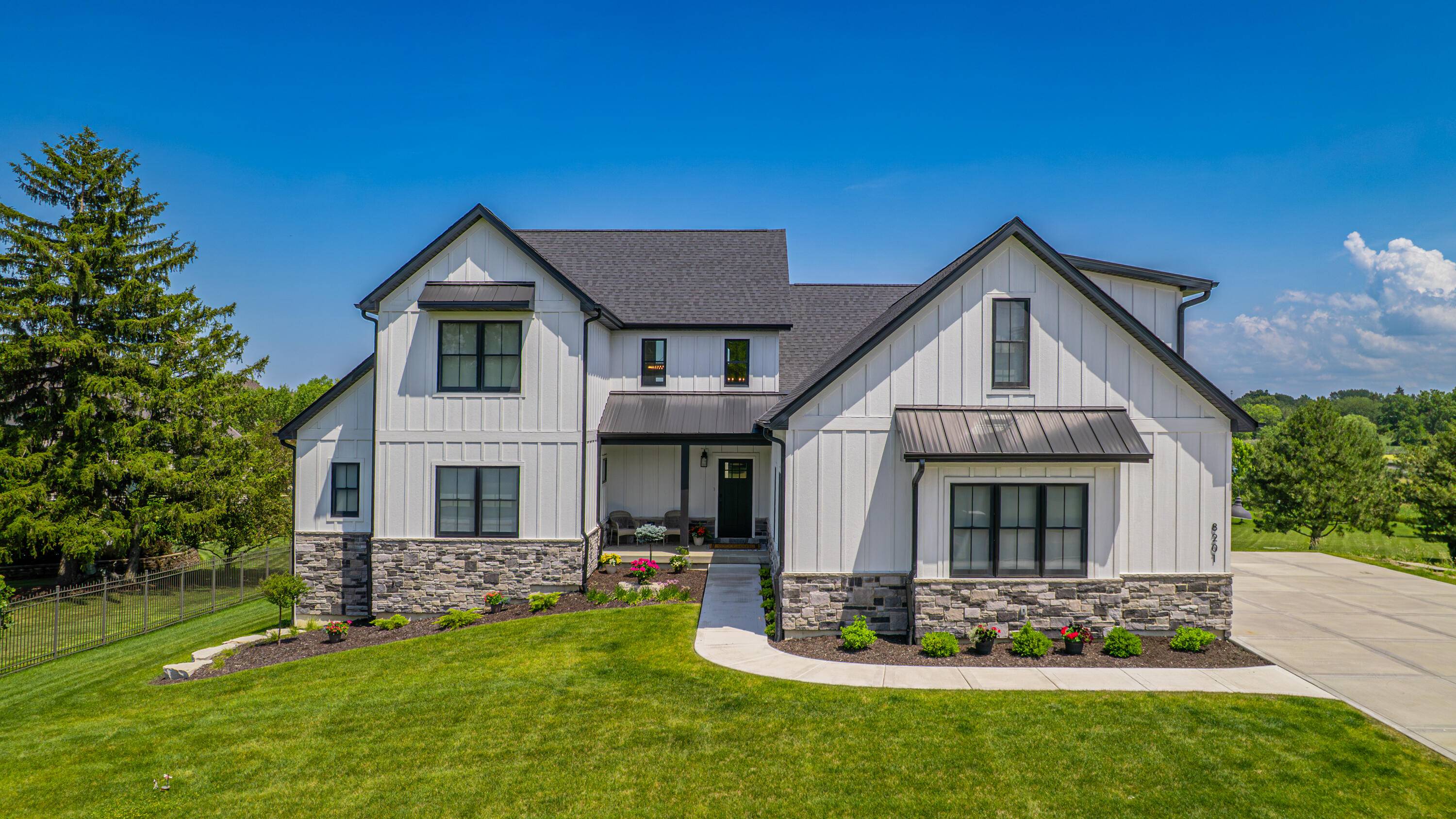 8201 Alexander ST, Schererville, IN 46375