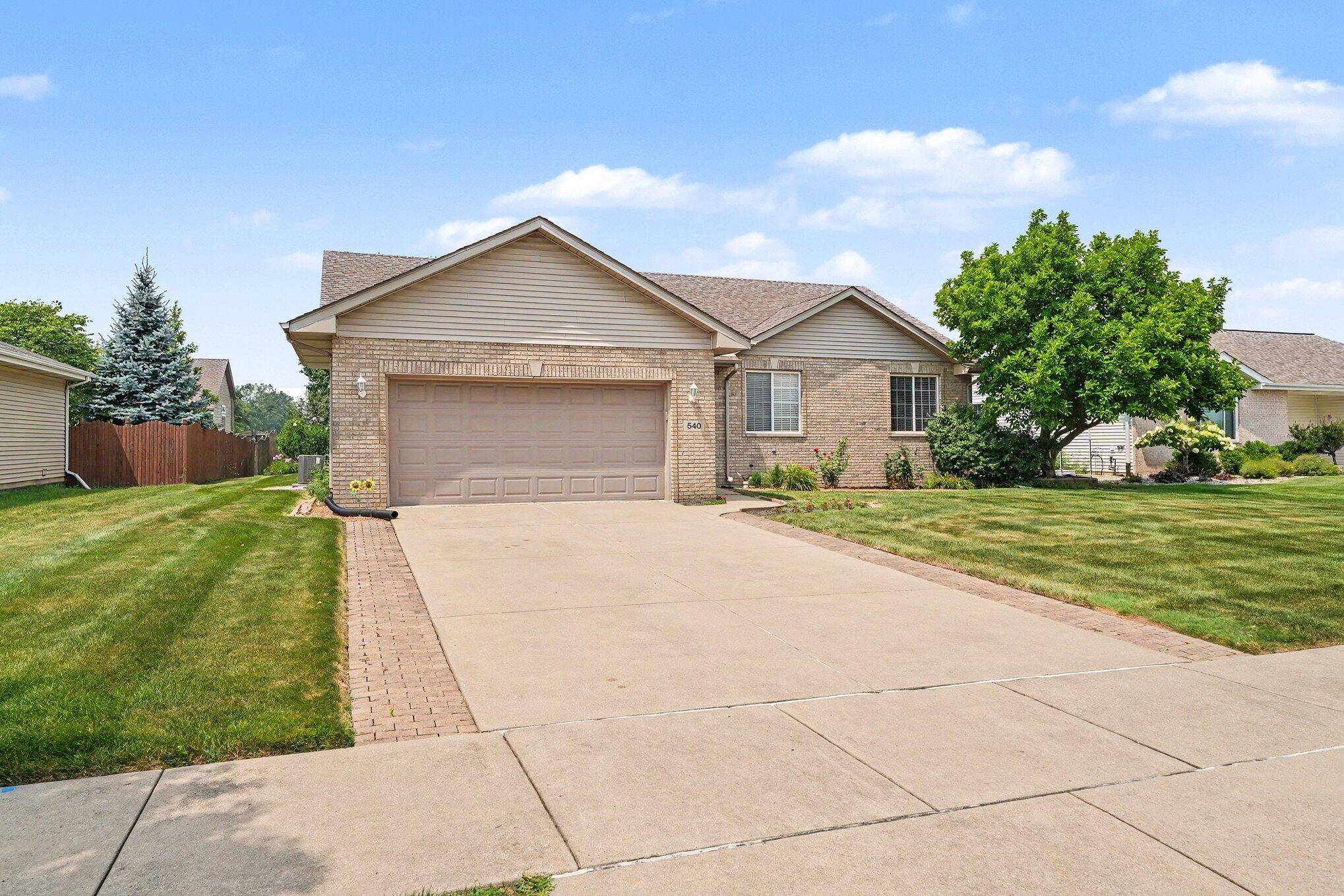 540 Sunflower Lane, Dyer, IN 46311