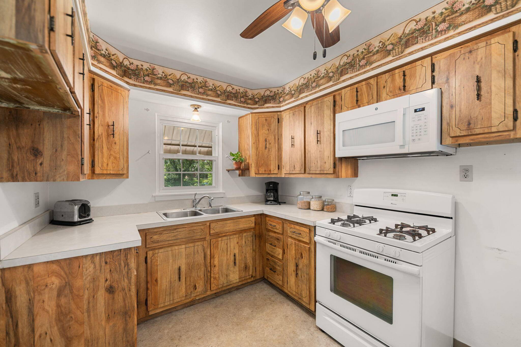 139 Beverly Boulevard, Hobart, IN 46342