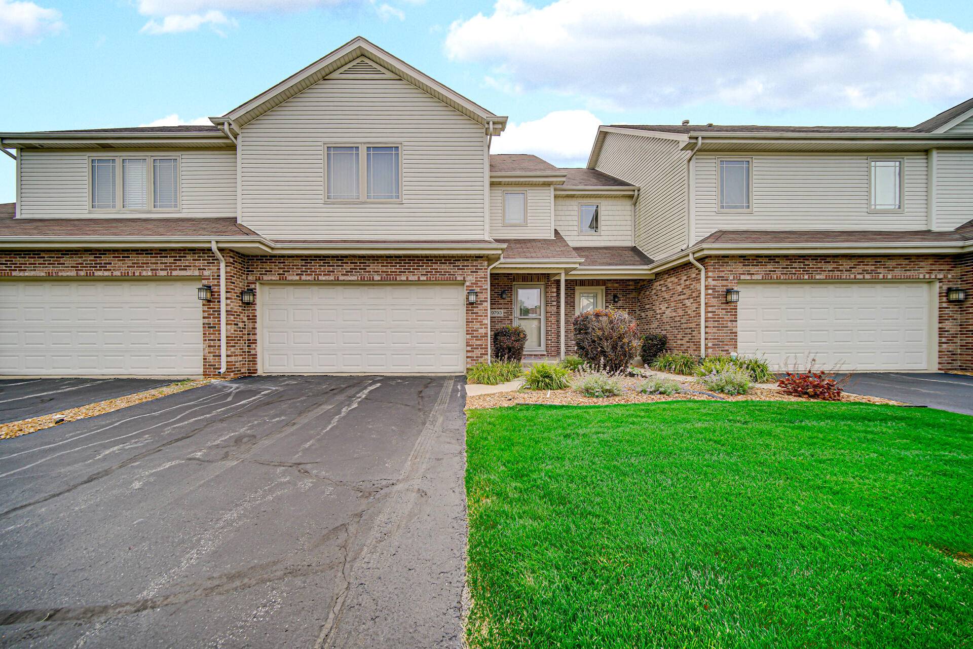 9793 Gettler Street, Dyer, IN 46311