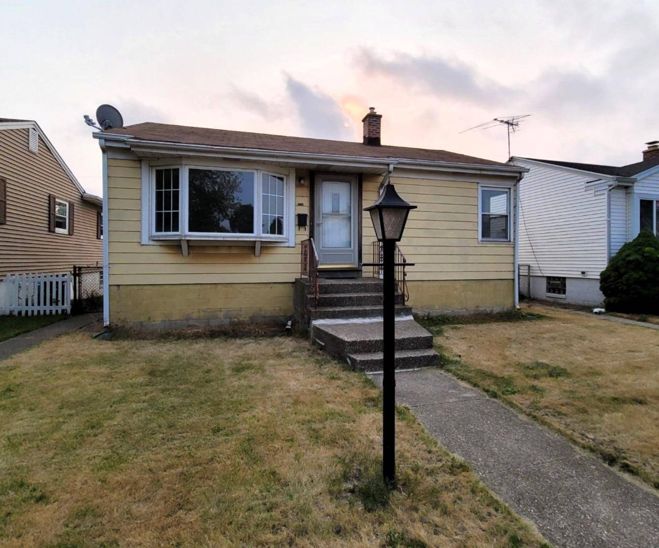 2716 White Oak Avenue, Whiting, IN 46394