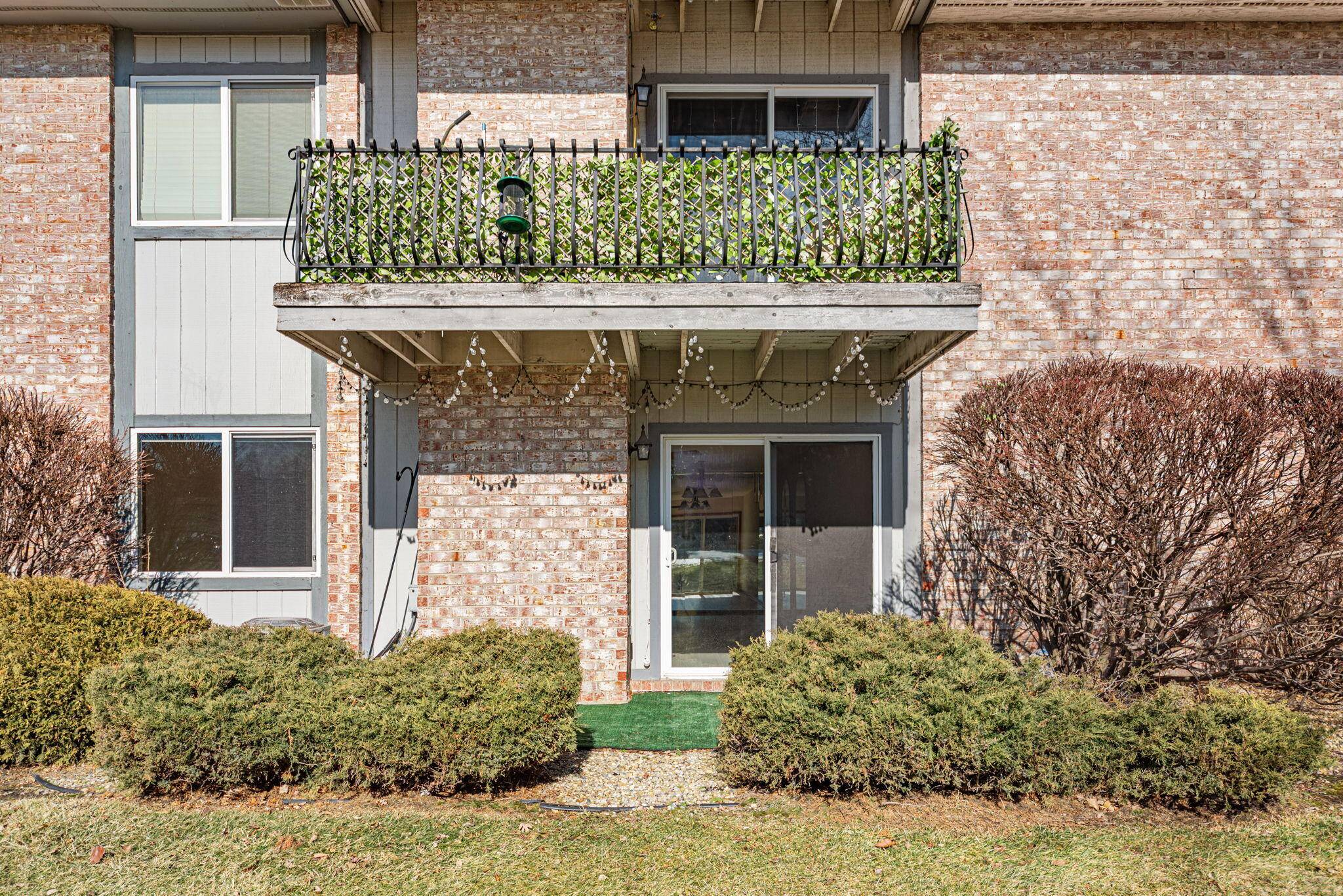 245 W Joliet Street #103, Schererville, IN 46375