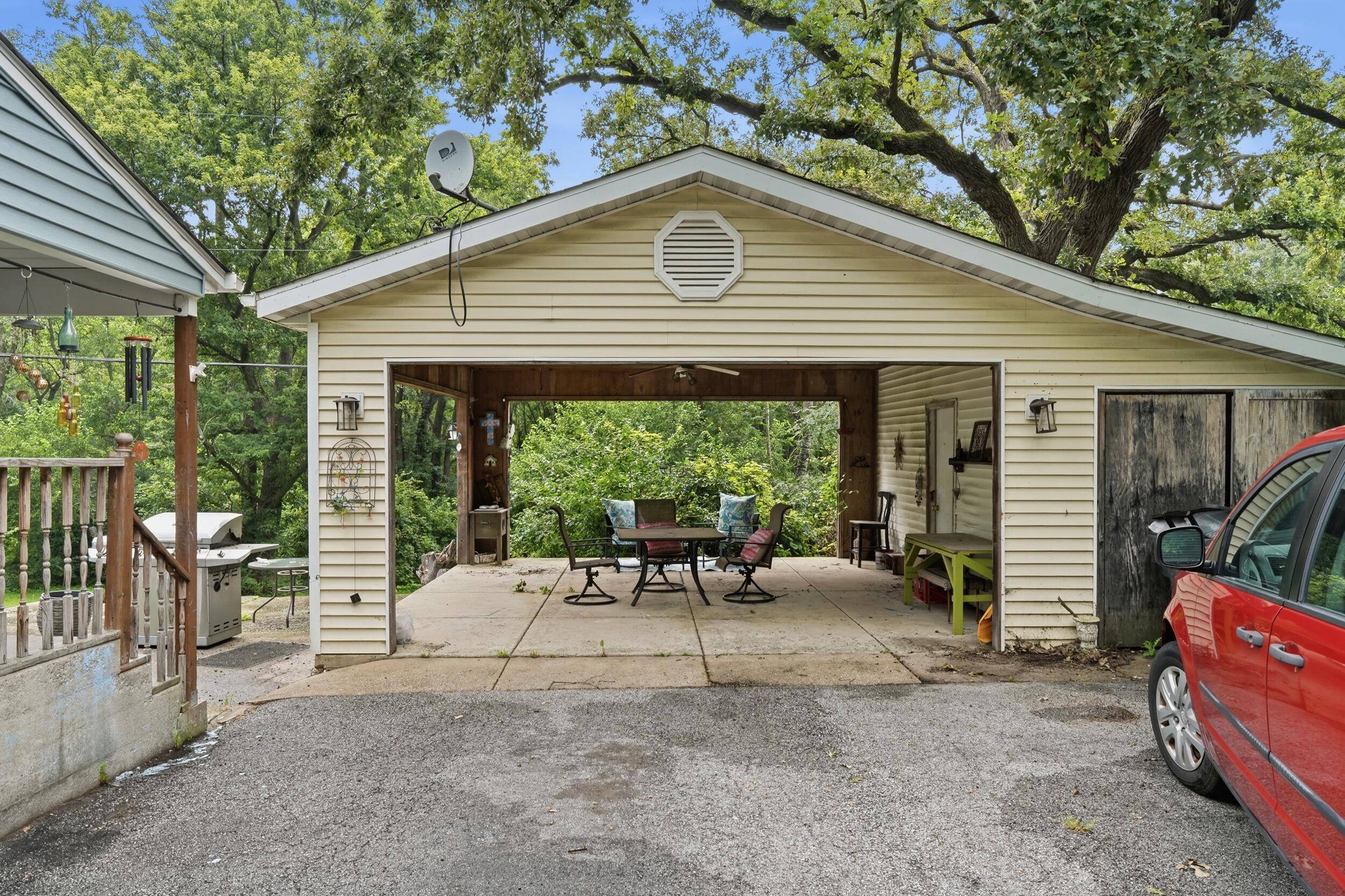 3328 E 73rd Avenue, Merrillville, IN 46410