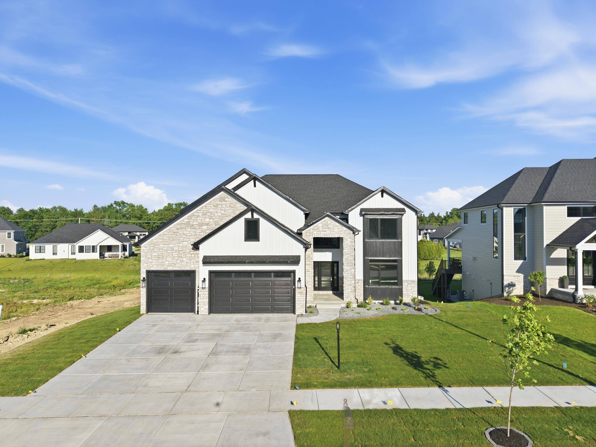 9443 Tall Grass Trail, St. John, IN 46373