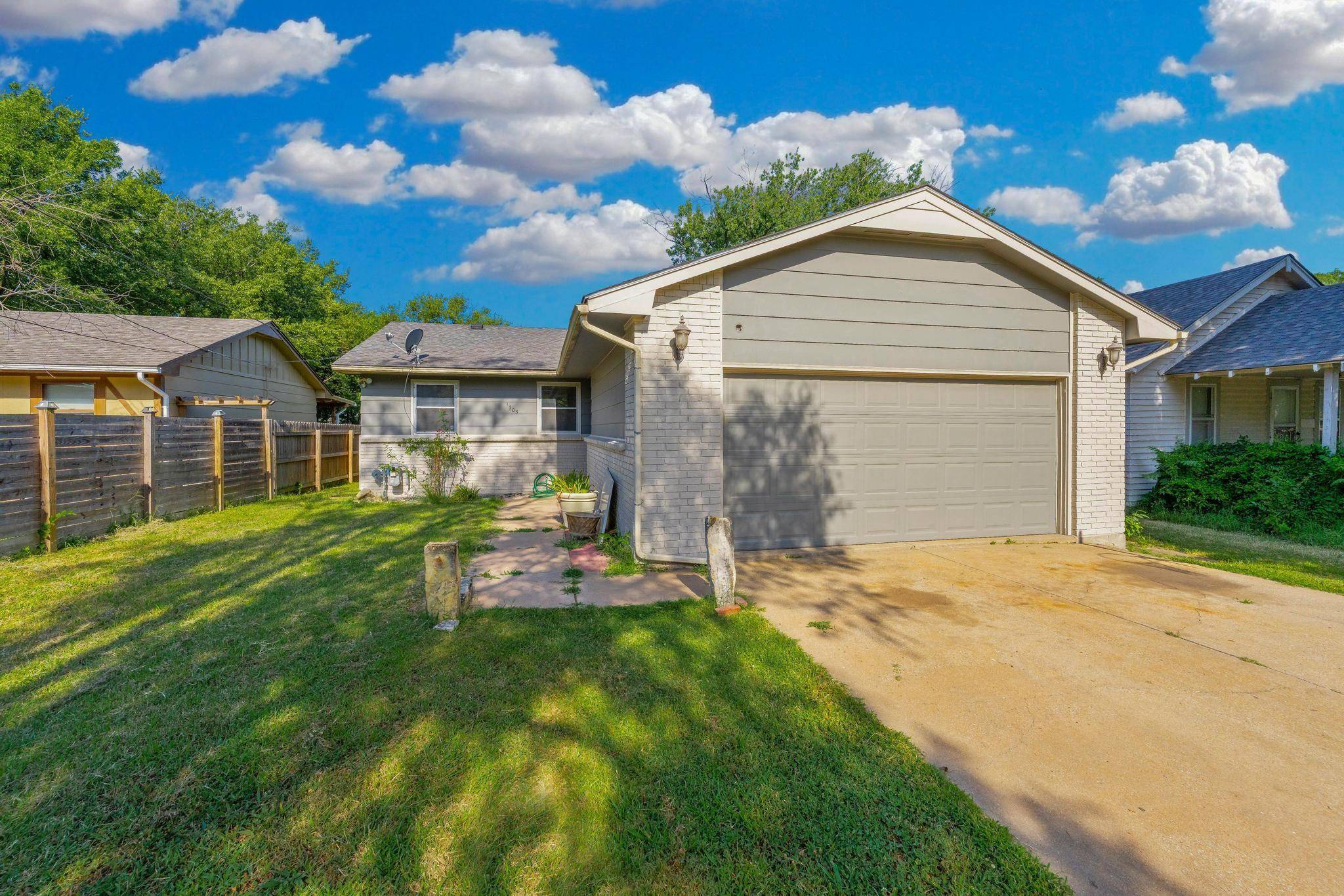 1305 N Sheridan St, Wichita, KS 67203