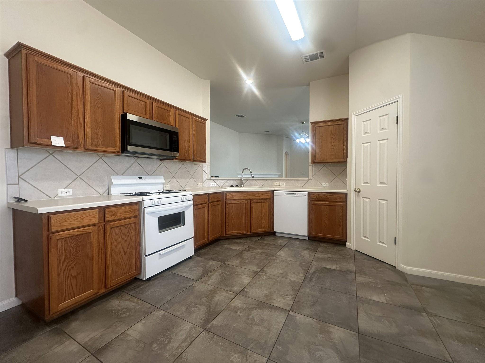 722 Ranier LN, Round Rock, TX 78665
