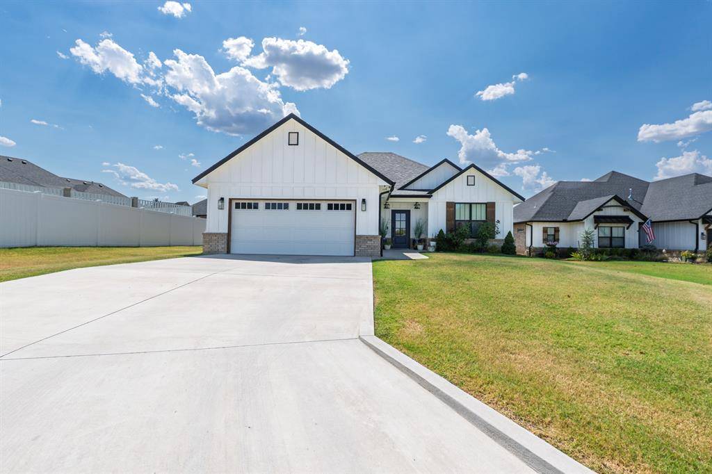 2688 Somerset DR, Shawnee, OK 74804