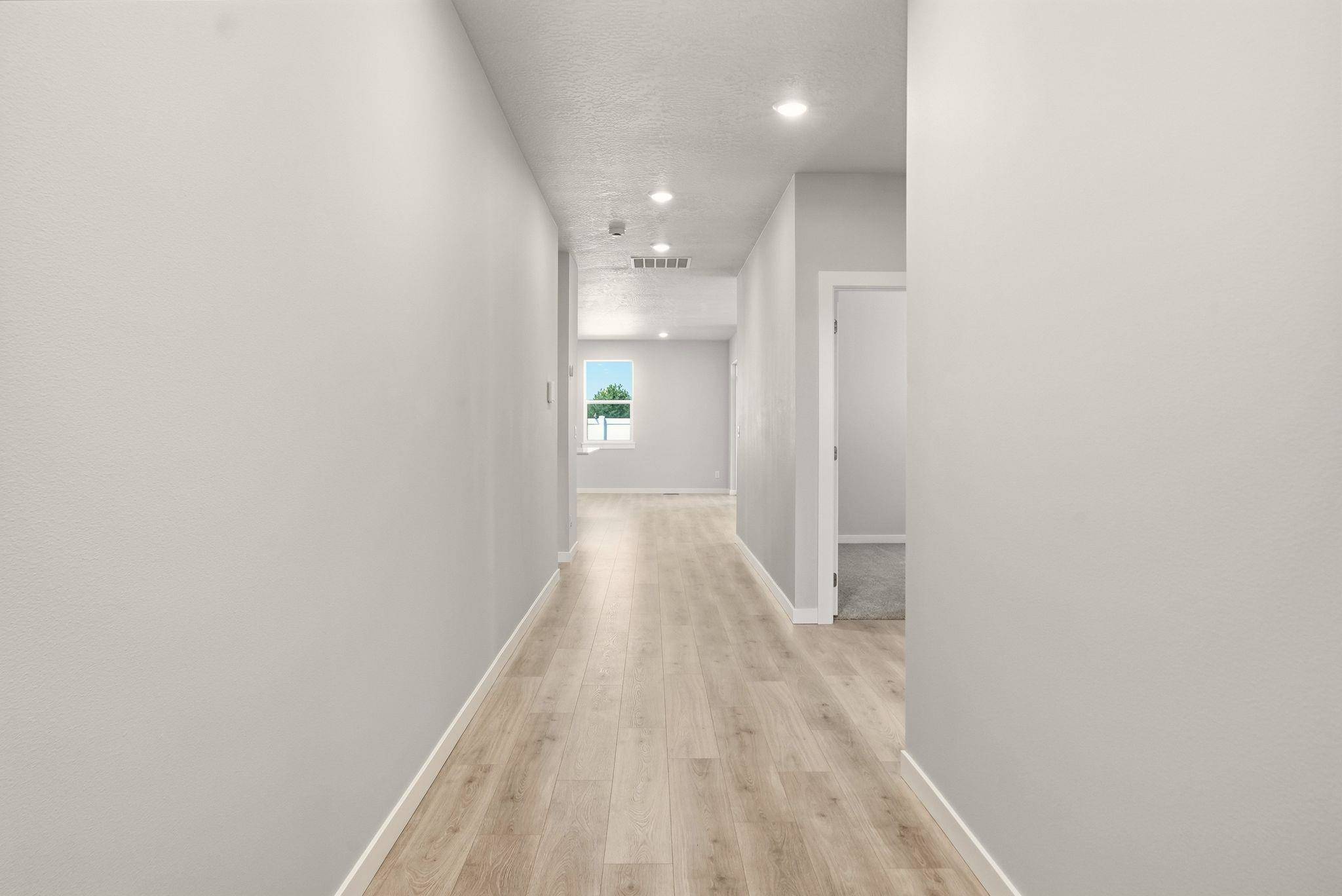1255 N HIGH DESERT Dr, Deer Park, WA 99006