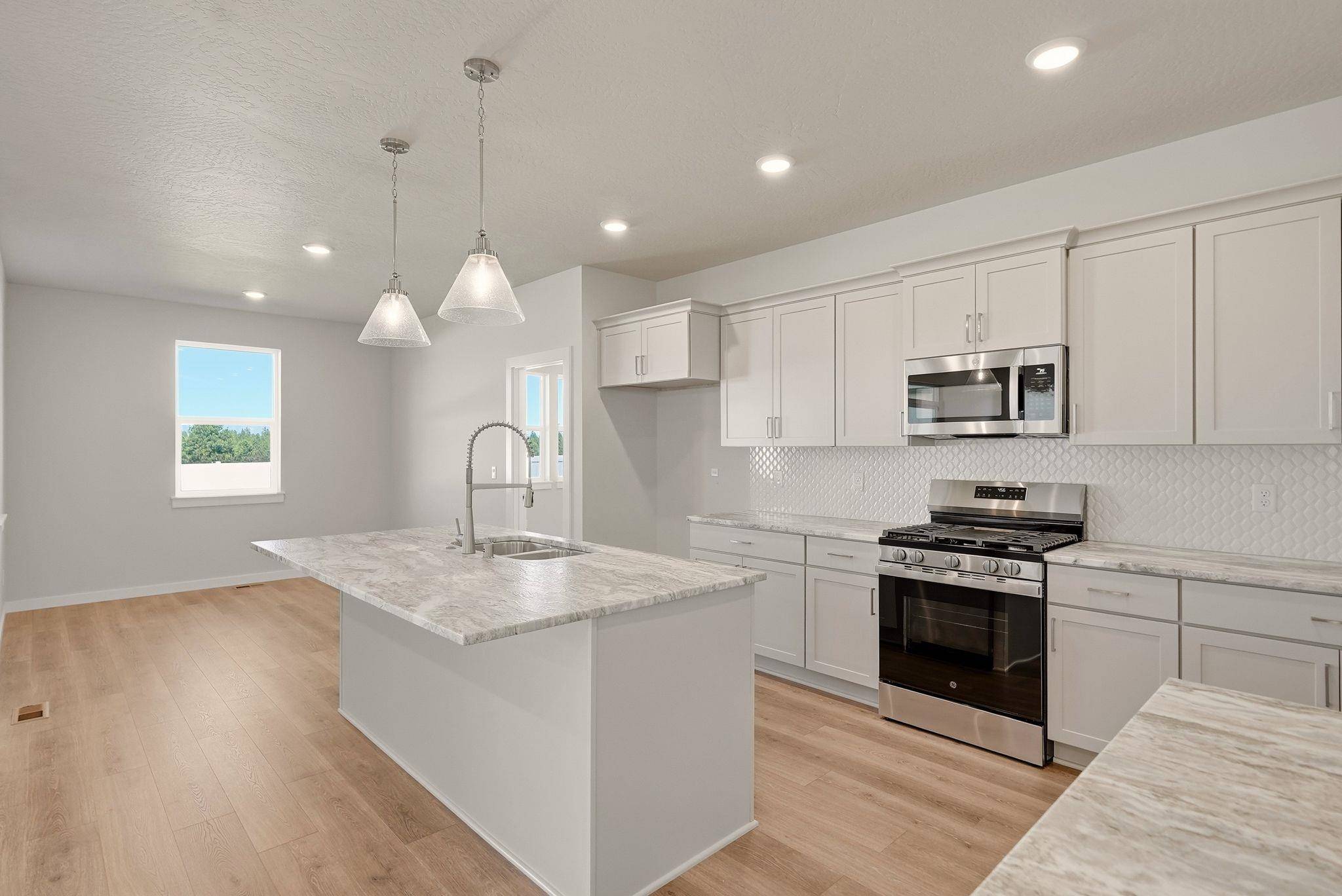 1231 N High Desert Dr, Deer Park, WA 99006