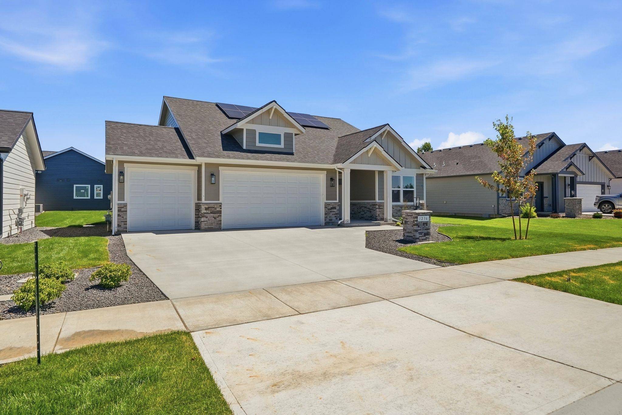 1236 N HIGH DESERT Dr, Deer Park, WA 99006