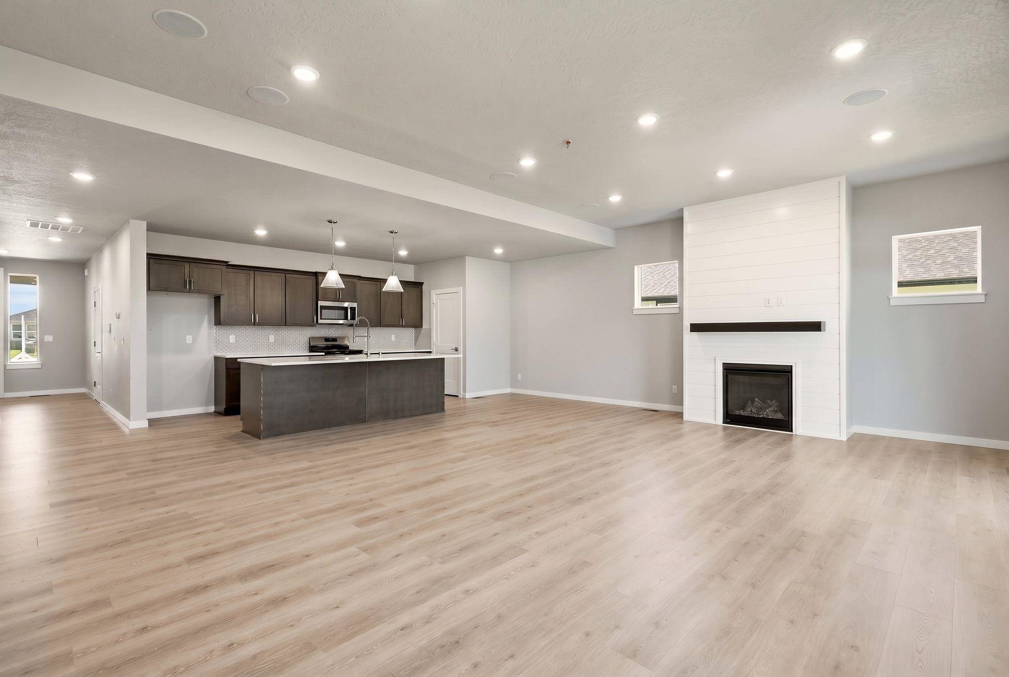 1236 N HIGH DESERT Dr, Deer Park, WA 99006