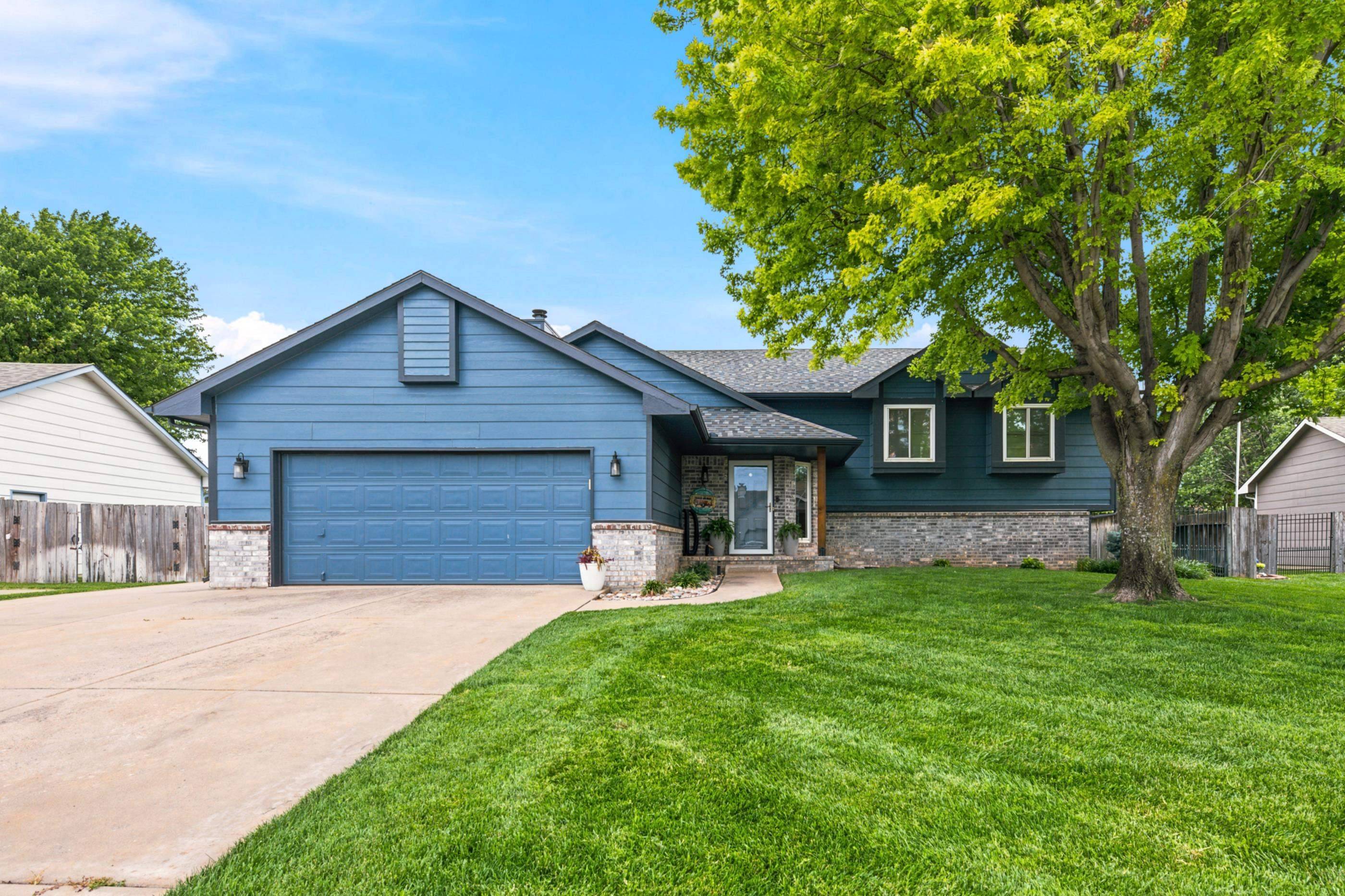 1308 W Loring, Haysville, KS 67060