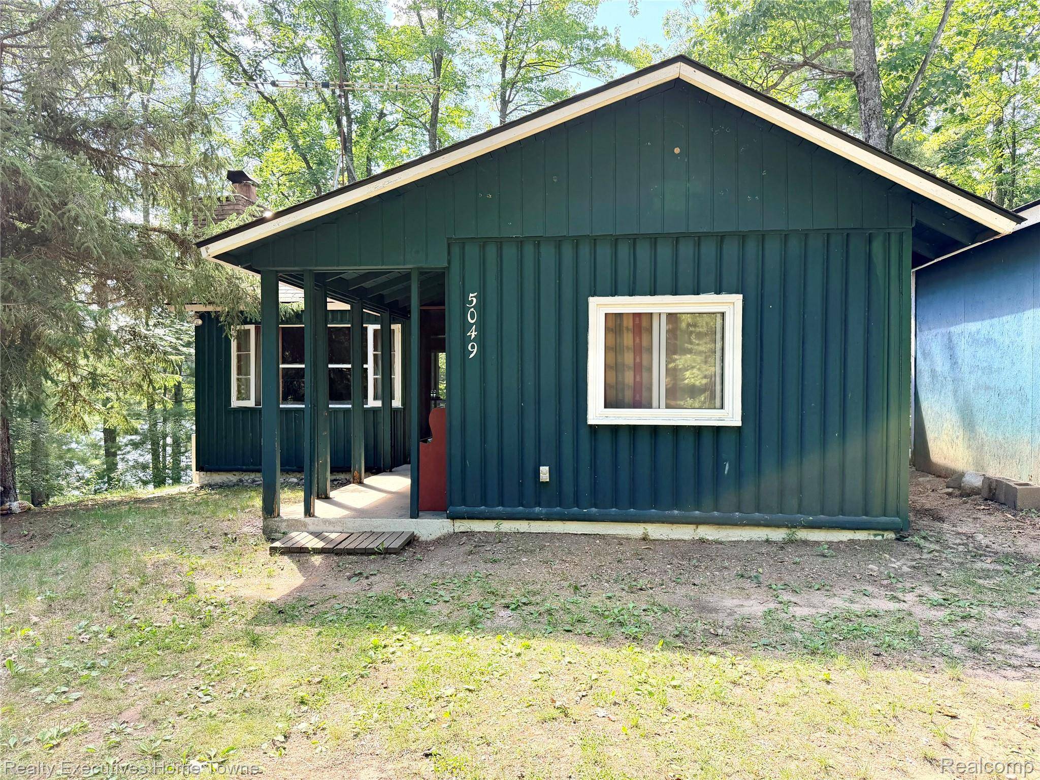 5049 Stark DR, Clinton Township, MI 48619