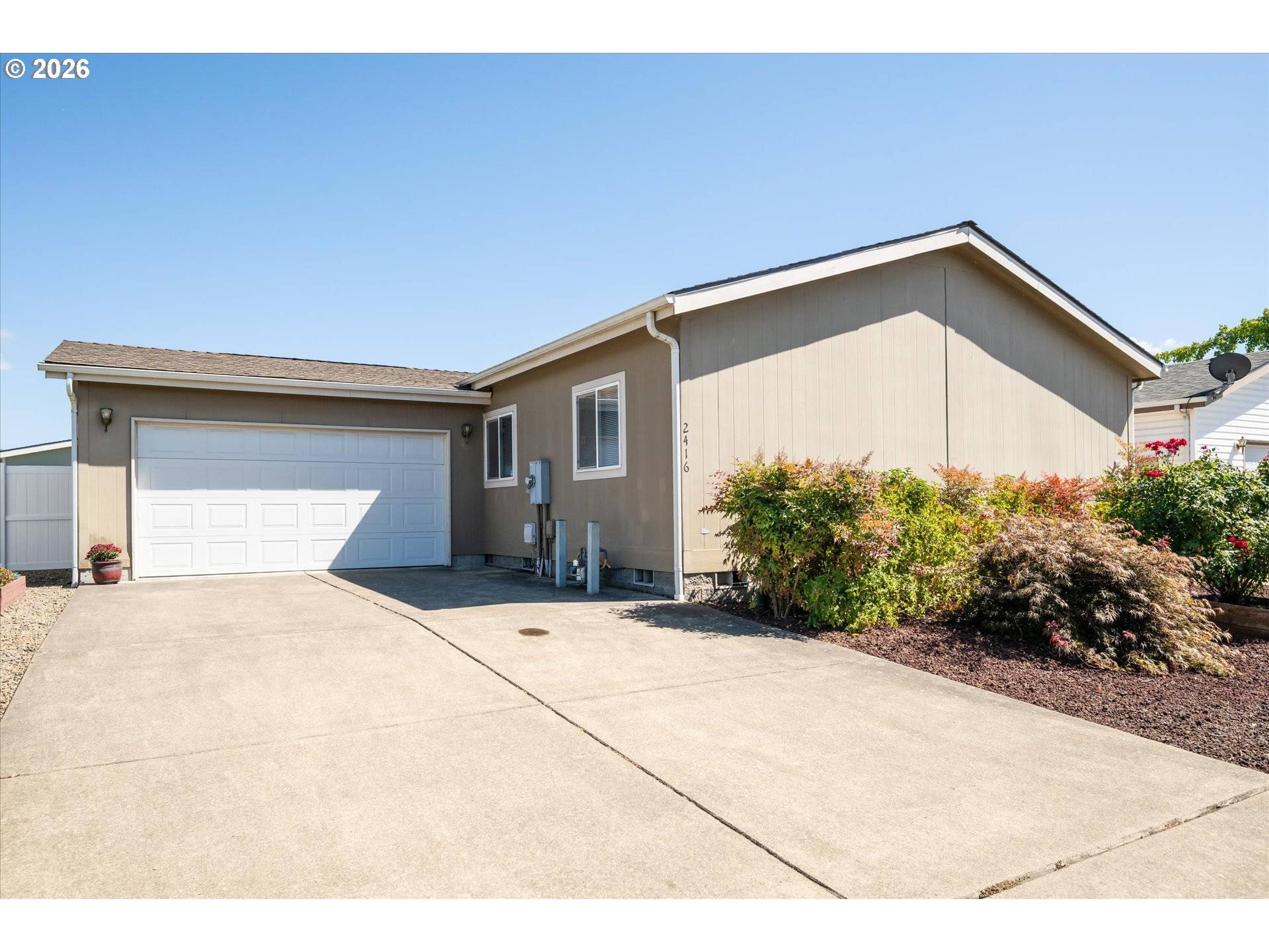 2416 MAIA LOOP, Springfield, OR 97477