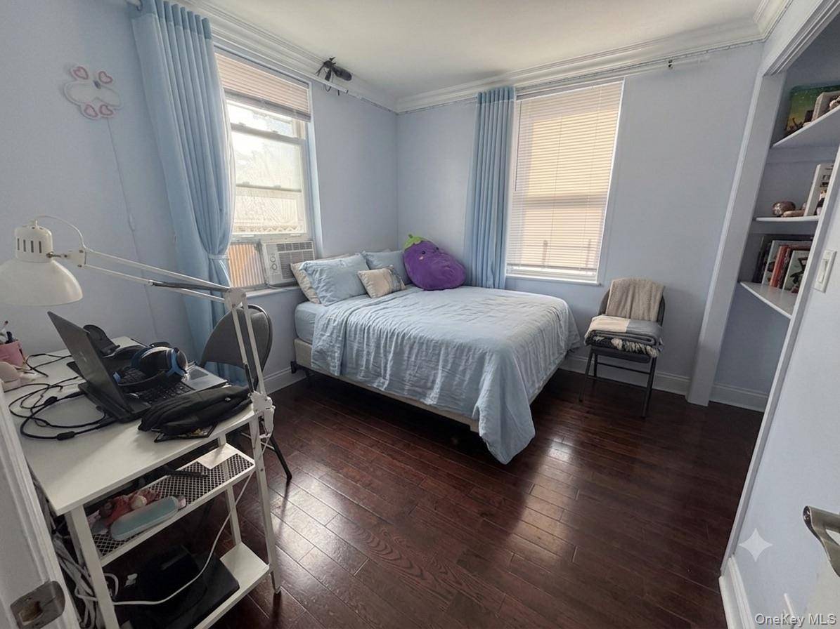 15744 Quince AVE, Flushing, NY 11355