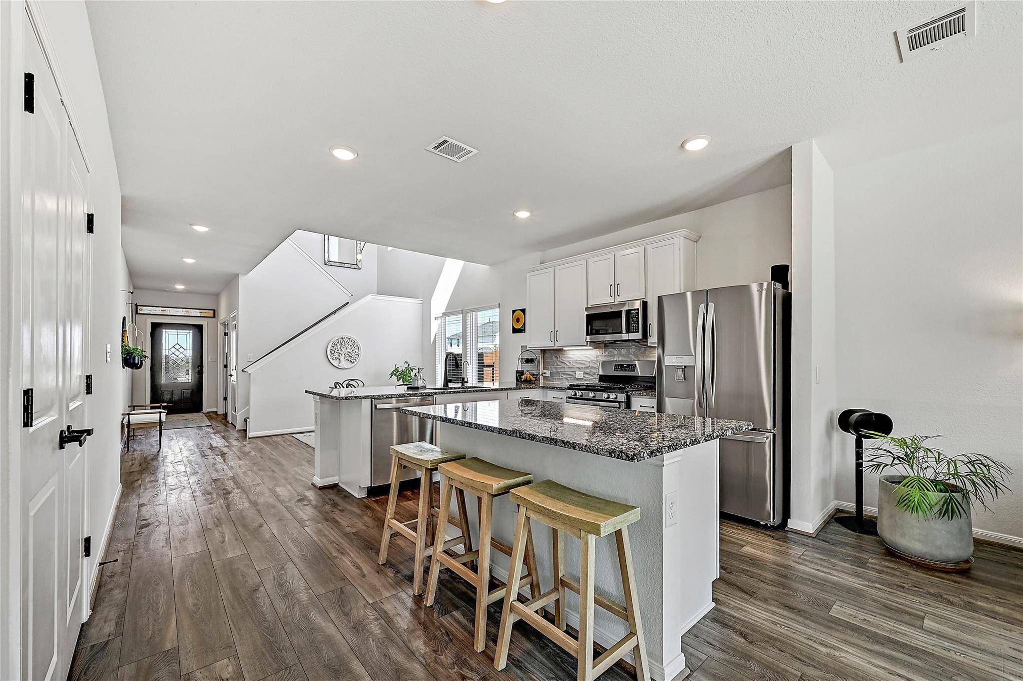 201 Greenthread DR, Liberty Hill, TX 78642