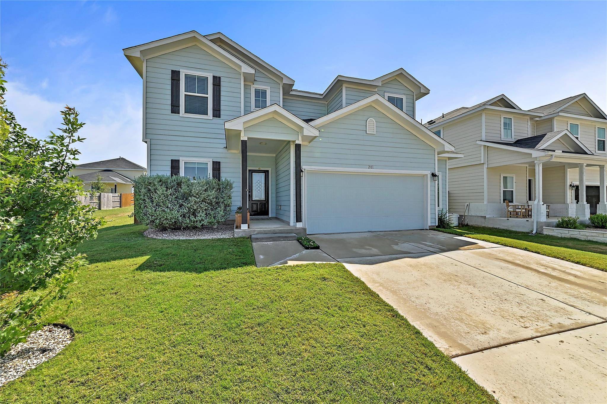 201 Greenthread DR, Liberty Hill, TX 78642