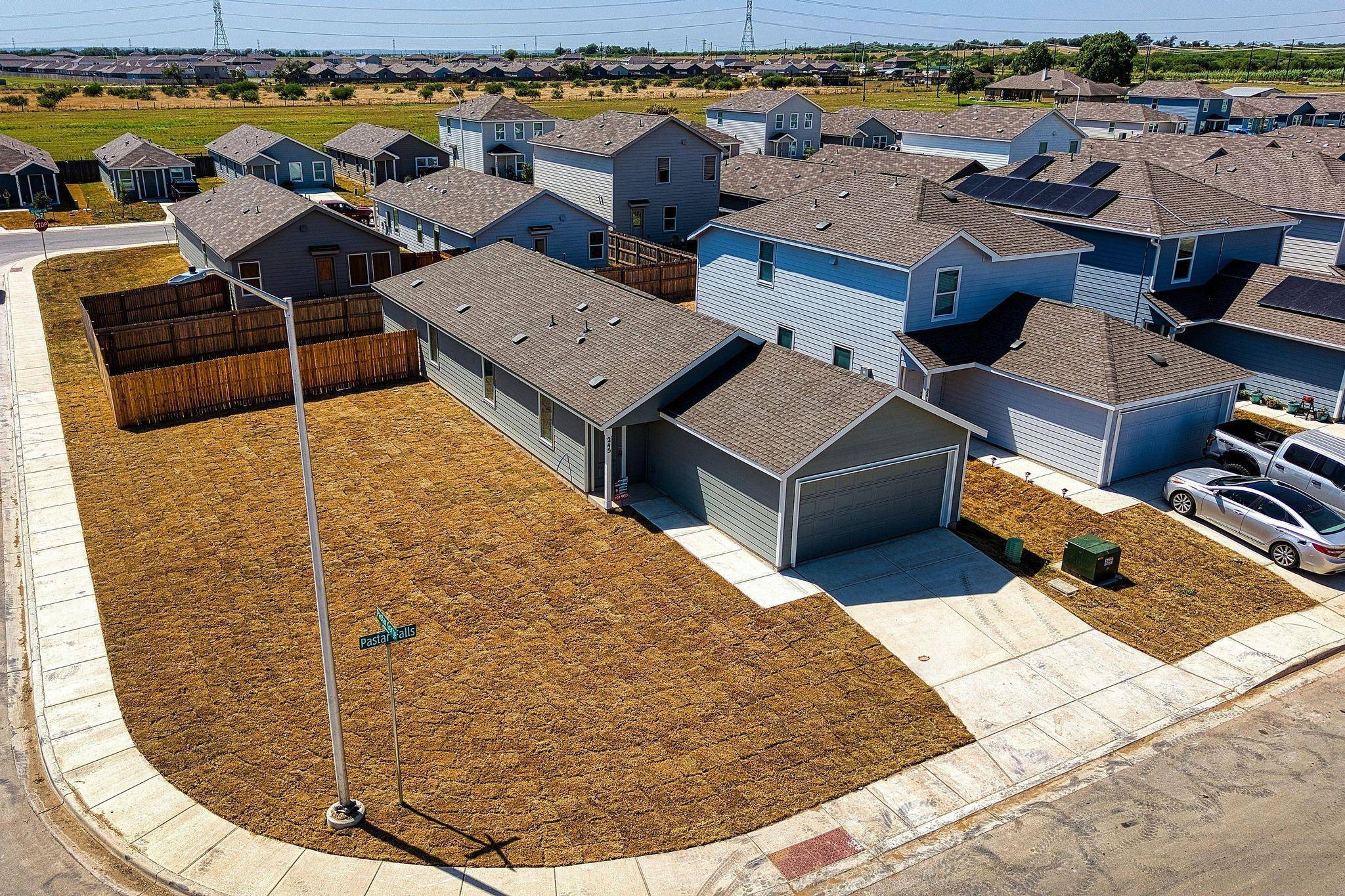245 Pastar FLS, Seguin, TX 78155