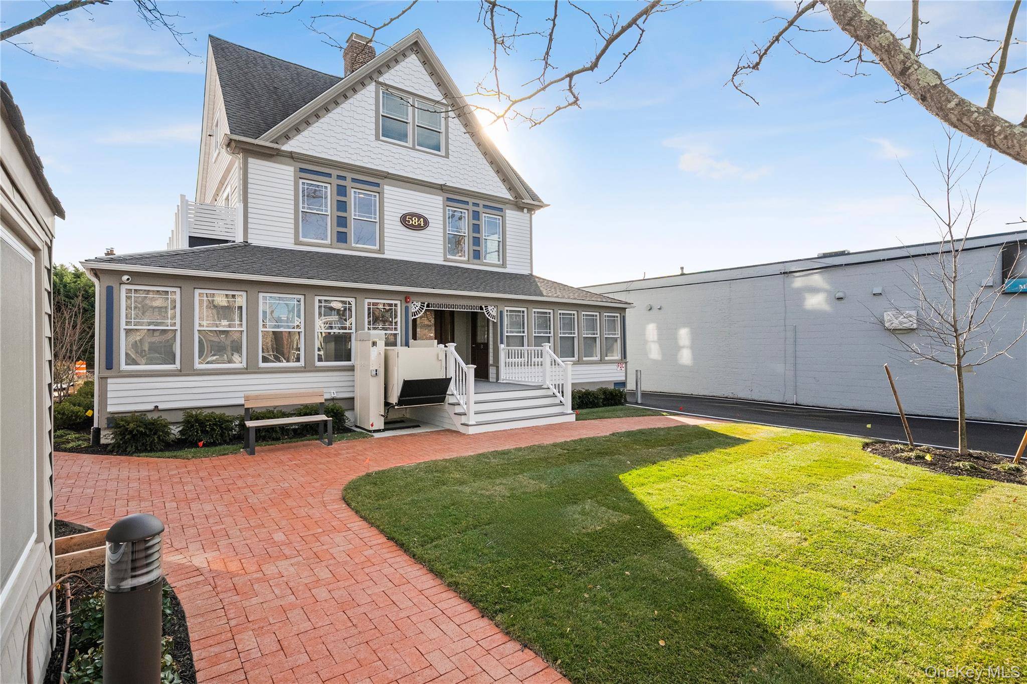 584 Main ST #1, Islip, NY 11751