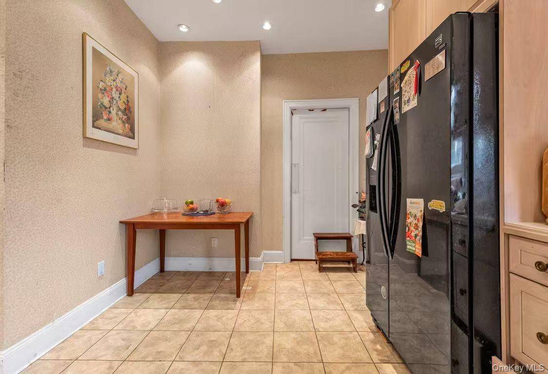 38-19 223rd St, Bayside, NY 11361
