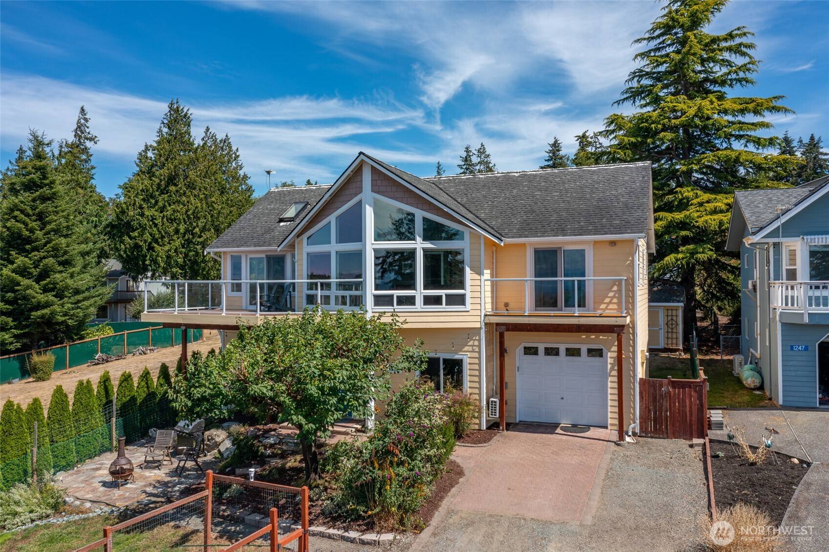 1243 Farragut DR, Coupeville, WA 98239