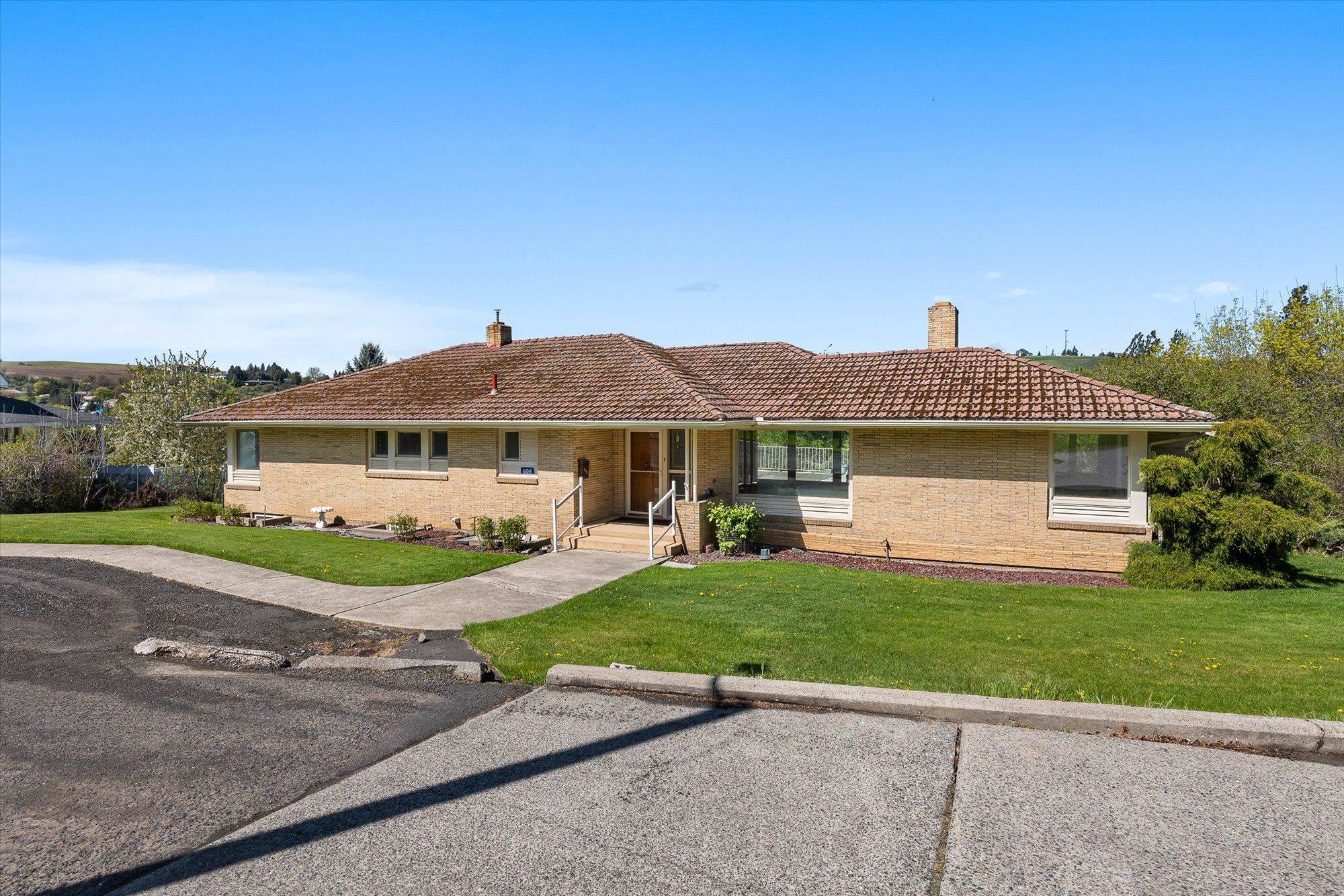608 S G St, Colfax, WA 99111