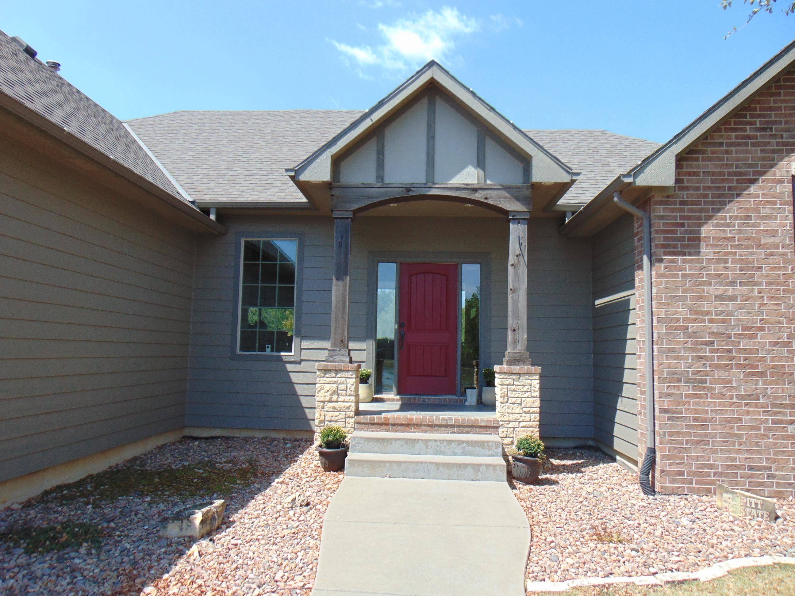 5000 E Idle Banks Circle, Valley Center, KS 67147