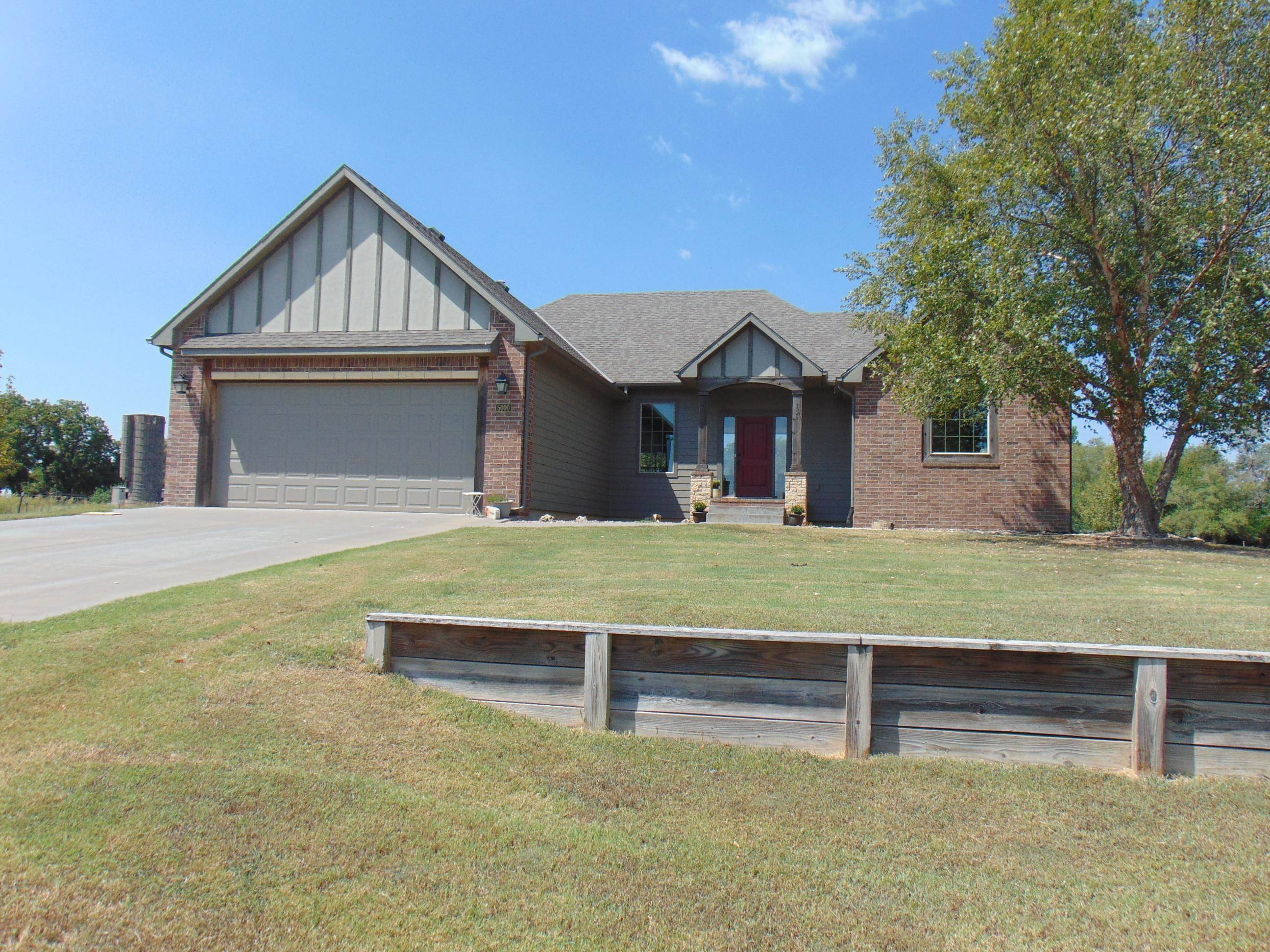 5000 E Idle Banks Circle, Valley Center, KS 67147