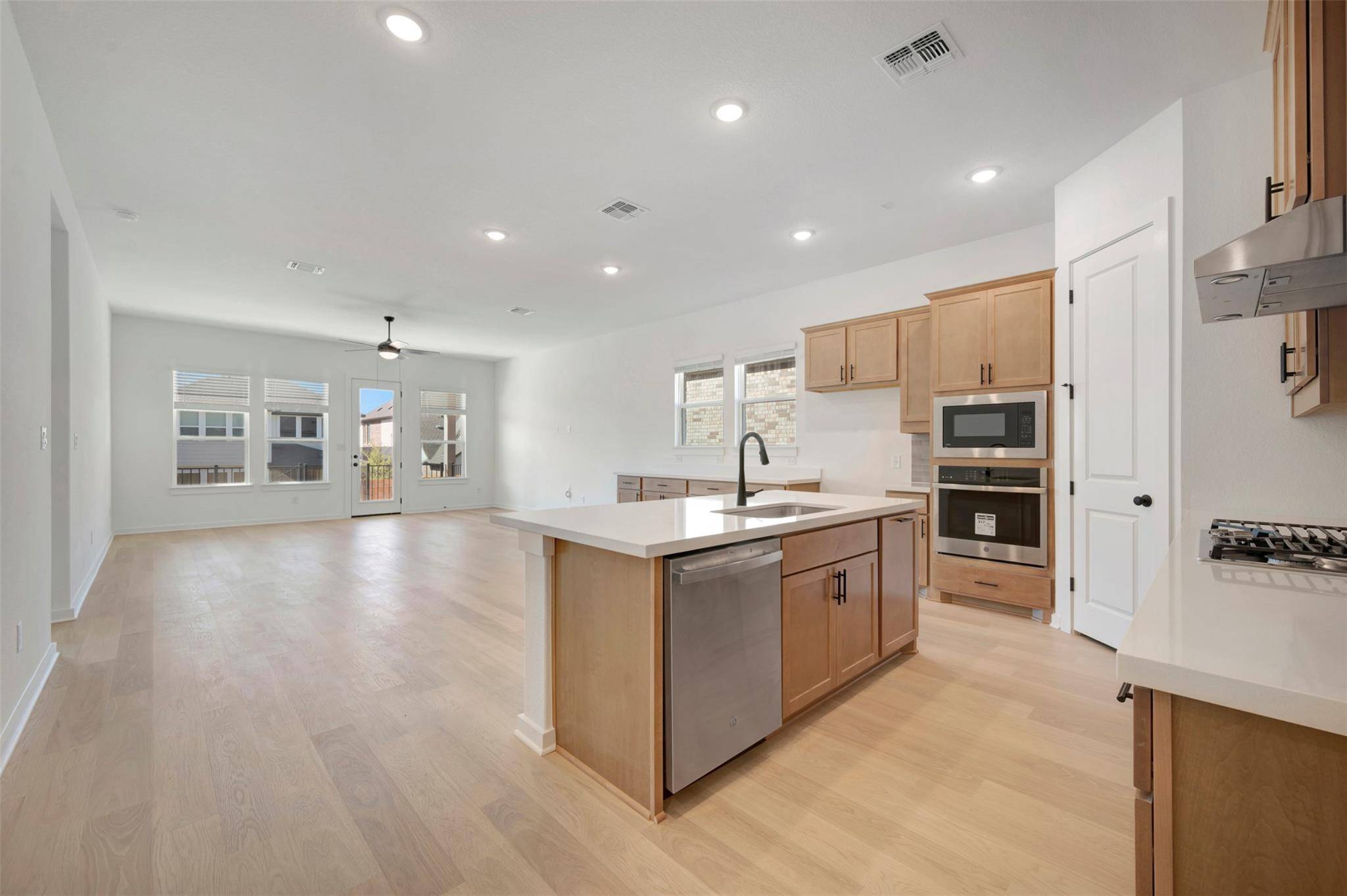 129 Bishop Wood RD, Dripping Springs, TX 78620
