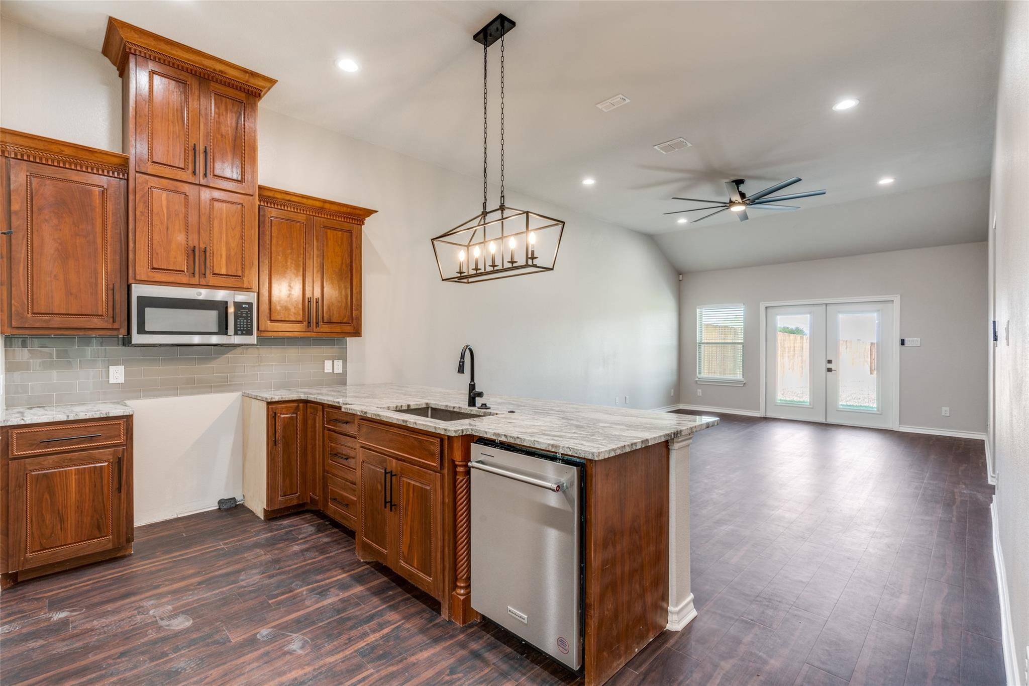 301 Navarro WAY #29B, Seguin, TX 78155
