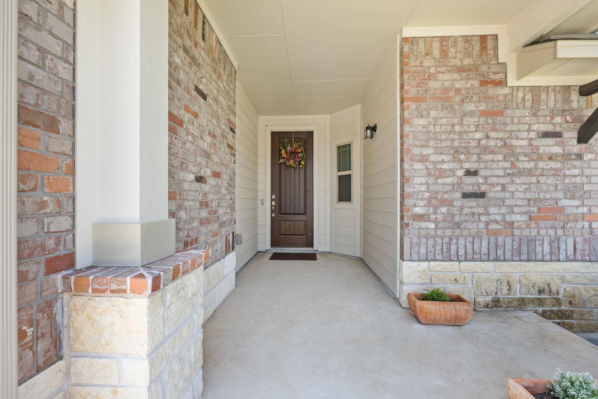 532 Elm Green ST, Hutto, TX 78634