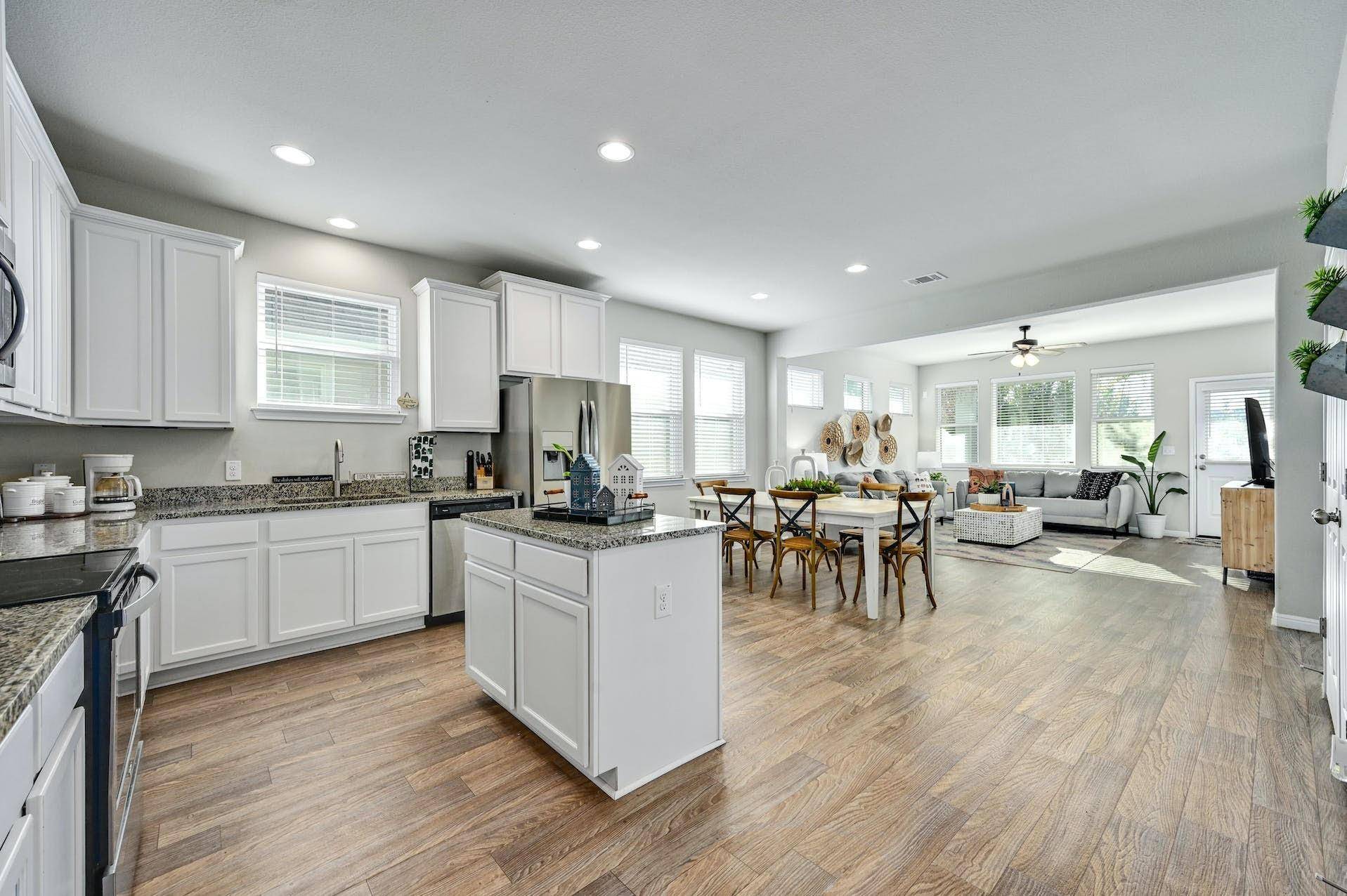 316 La Escalera DR, Leander, TX 78641
