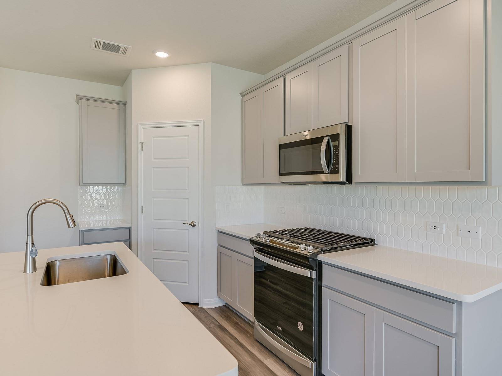 631 Wild Spur LN, Liberty Hill, TX 78642