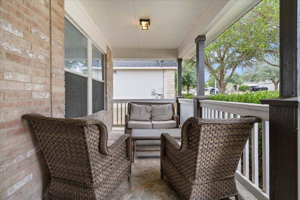 238 Saint Marys DR, Hutto, TX 78634